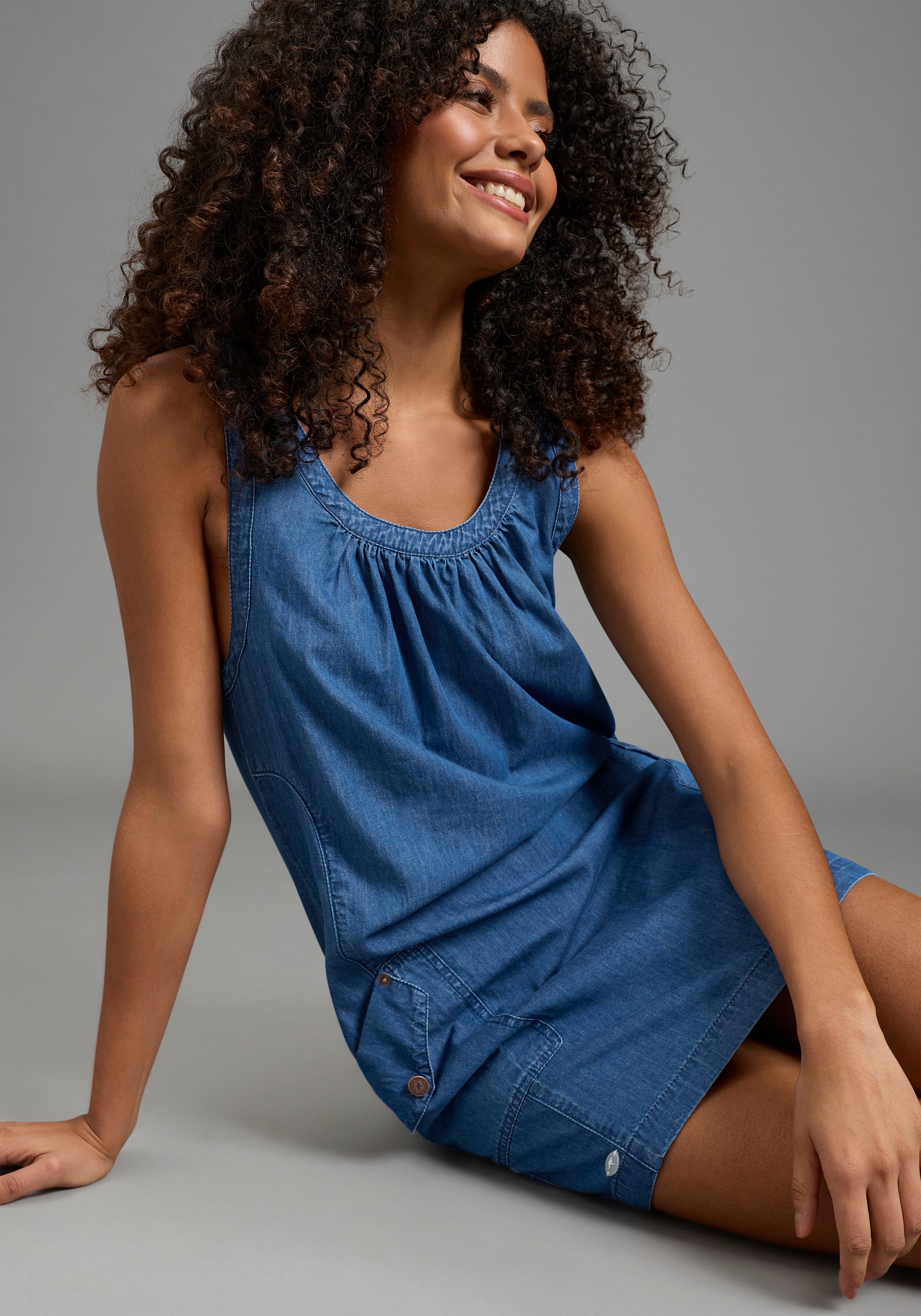 KangaROOS Jeanskleid aufgesetzte Taschen knielang,  trendig,  aus Baumwolle,  ärmellos