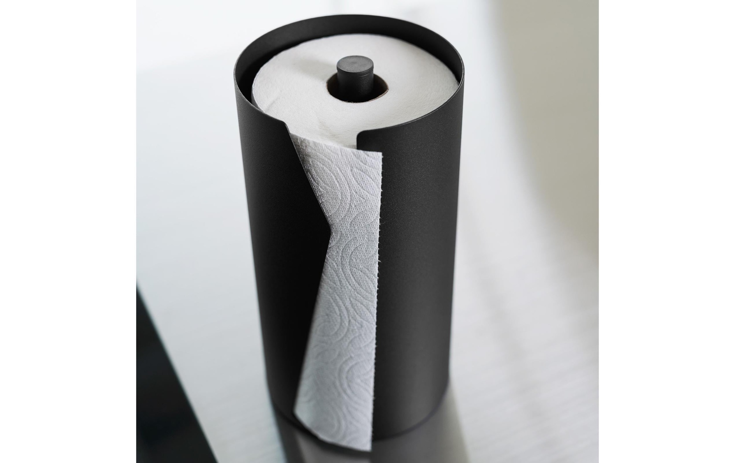 Yamazaki Porte-rouleau de cuisine »Tower 16 x 16 x 30.2 cm« Runder Küchenrollenhalter aus Stahl mit beschwerter Basis