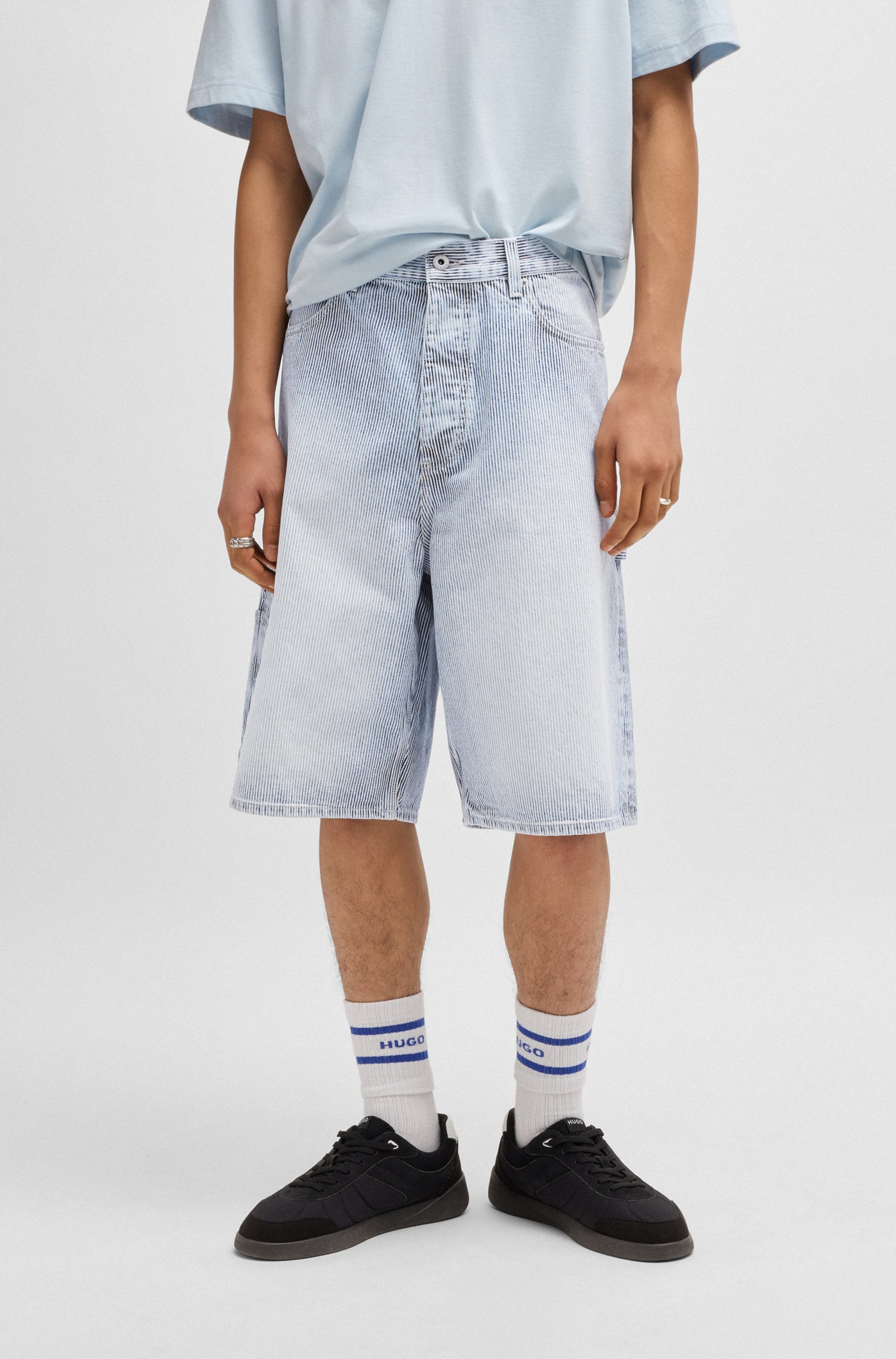 Image of HUGO Shorts "Aman" mit kontrastfarbenen Details