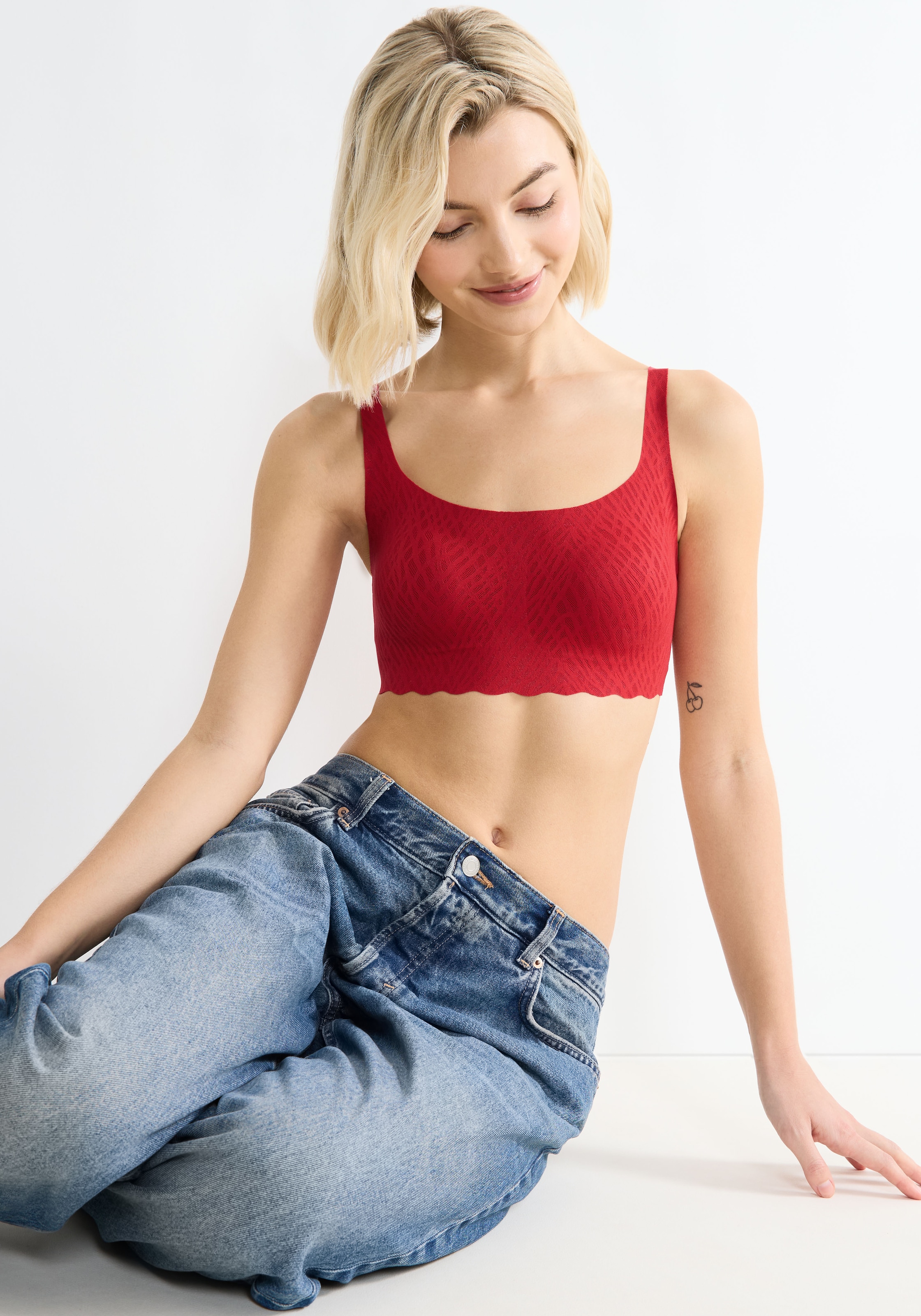 sloggi Bustier »ZERO Feel Bliss« nahtlos, Stretch-Spitze, herausnehmbare Pads, atmungsaktiv