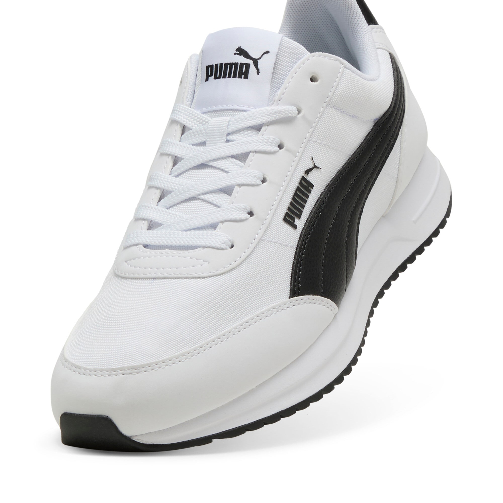 PUMA Sneakers »R78 LIGHTWIND«  mit Mesh-Obermaterial, mit SOFTFOAM+ Einlegesohle
