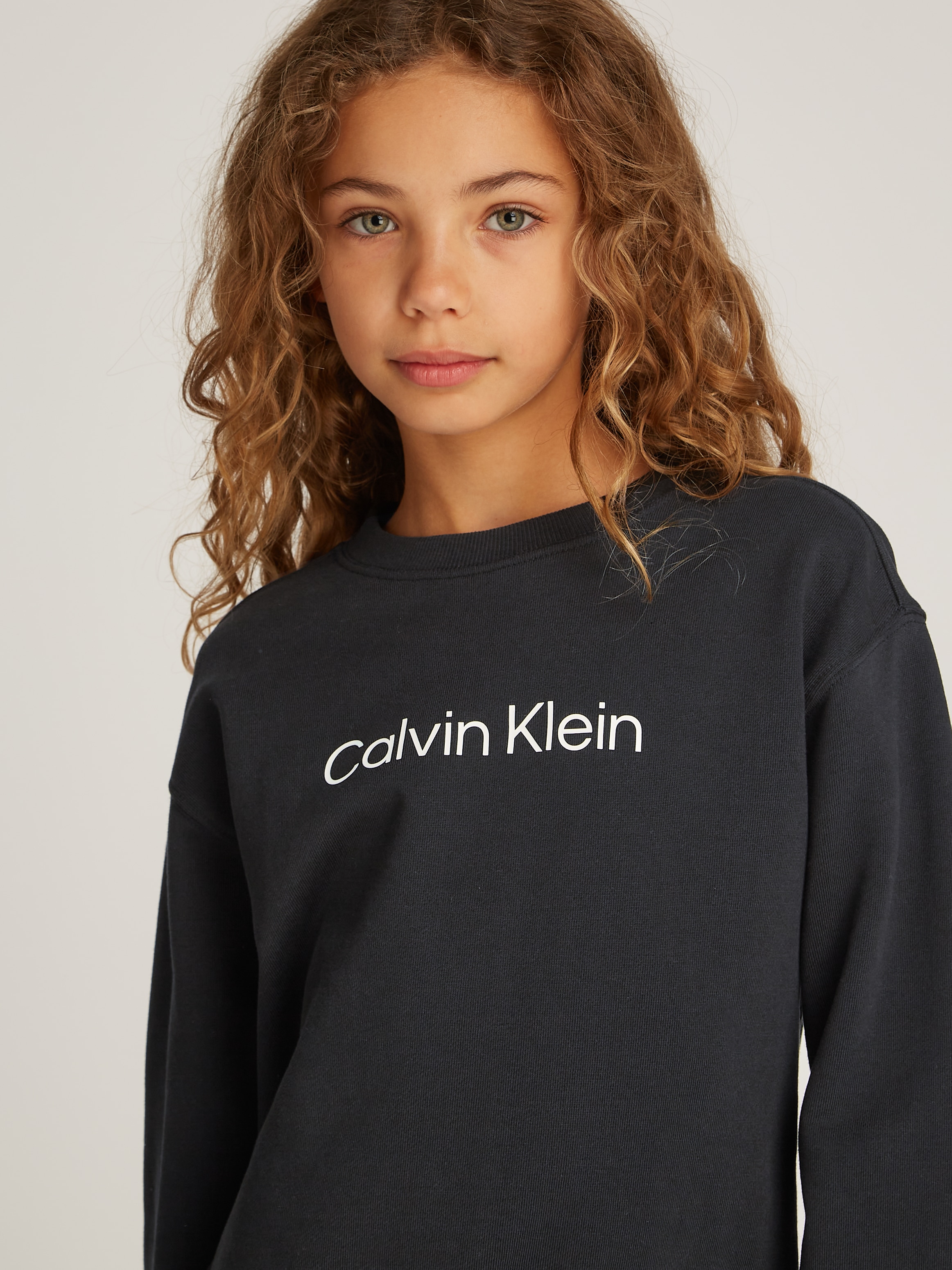 Calvin Klein Jeans Langarmshirt & Leggings »RELAXED CN + CYCLING SHORTS«, mit Logoschriftzügen