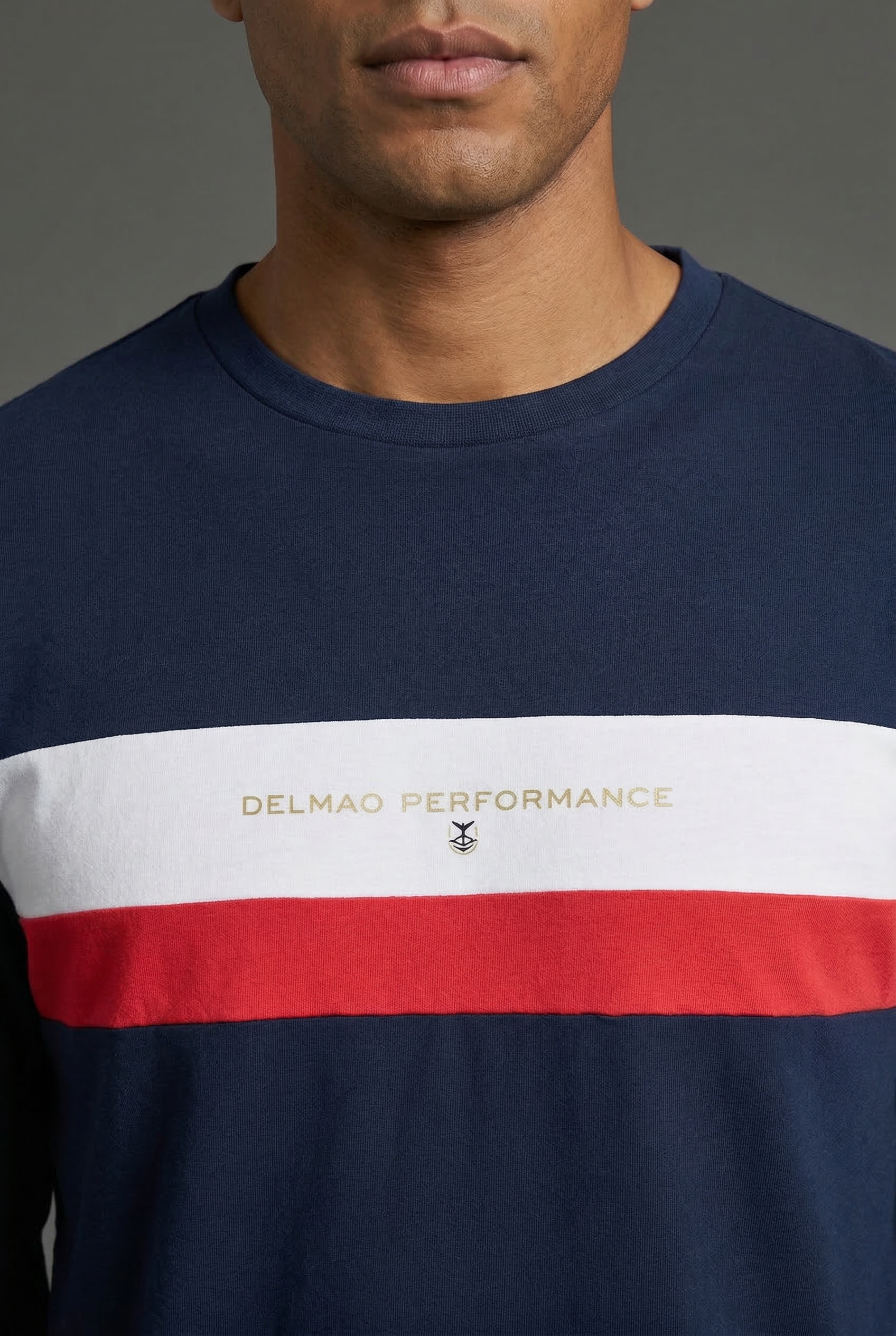 DELMAO Langarmshirt »Neue Kollektion« schmale Passform, Langarm, mit Rundhalsausschnitt