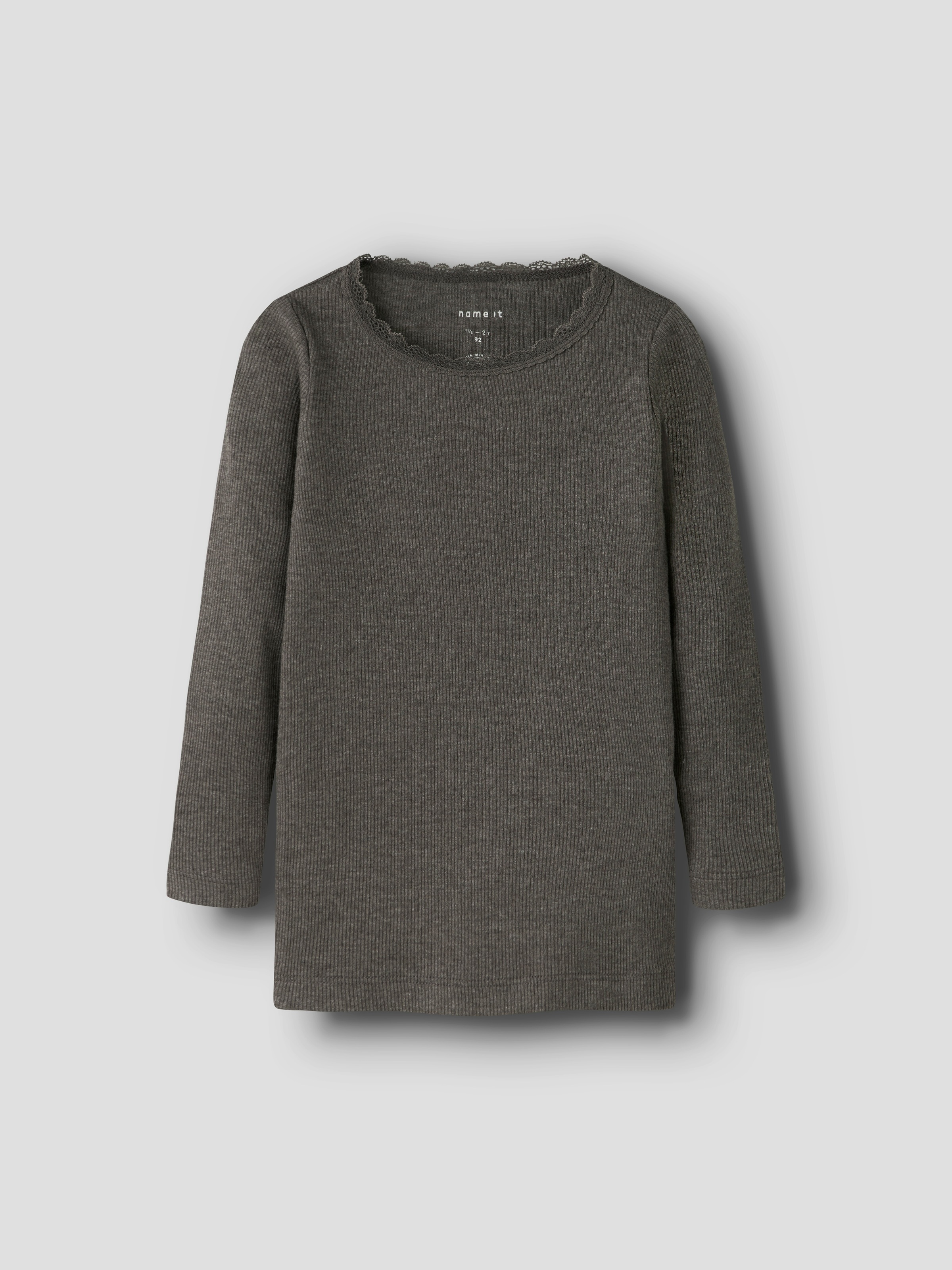 Name It Langarmshirt »NMFKAB LS TOP NOOS«, in Feinripp und mit süsser Spitzenkante am Ausschnitt