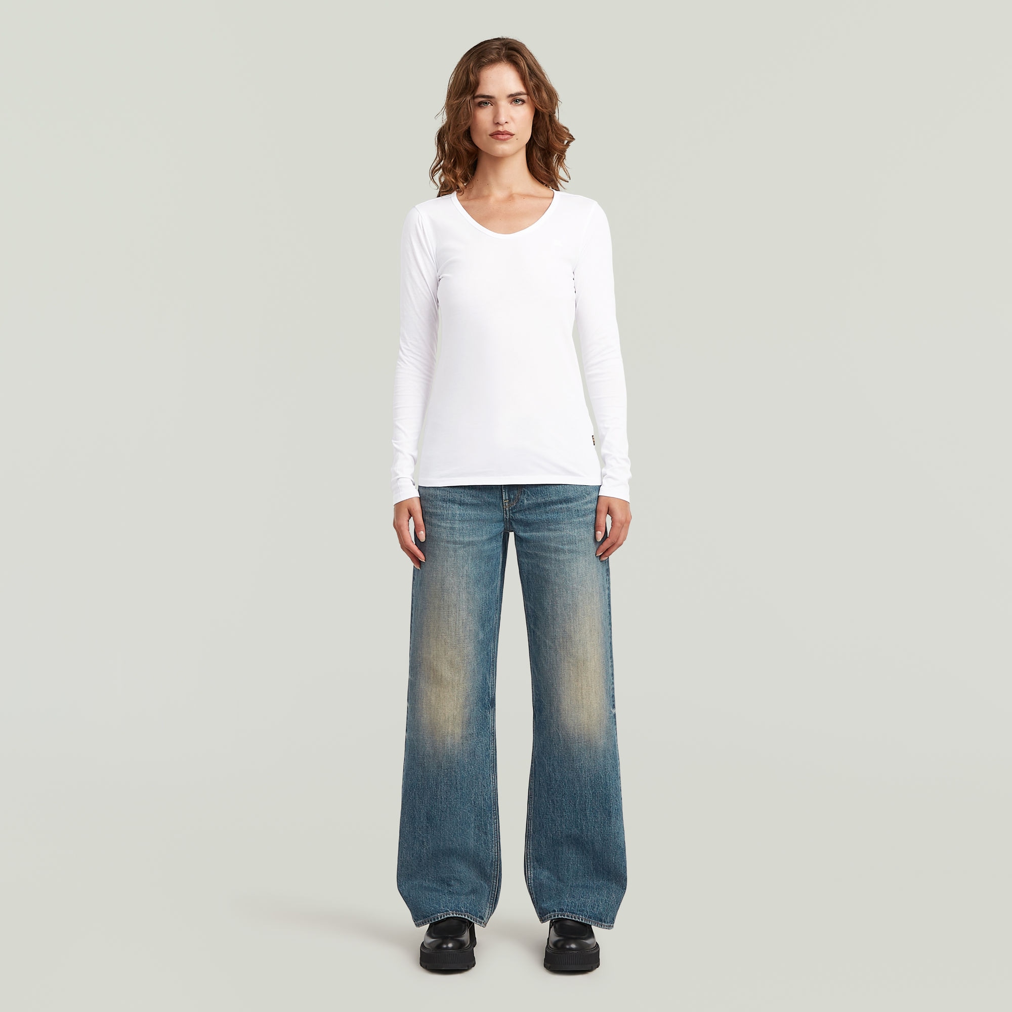 G-STAR Langarmshirt »Core eyben slim u t wmn ls« mit Label-Aufnäher, V-Ausschnitt