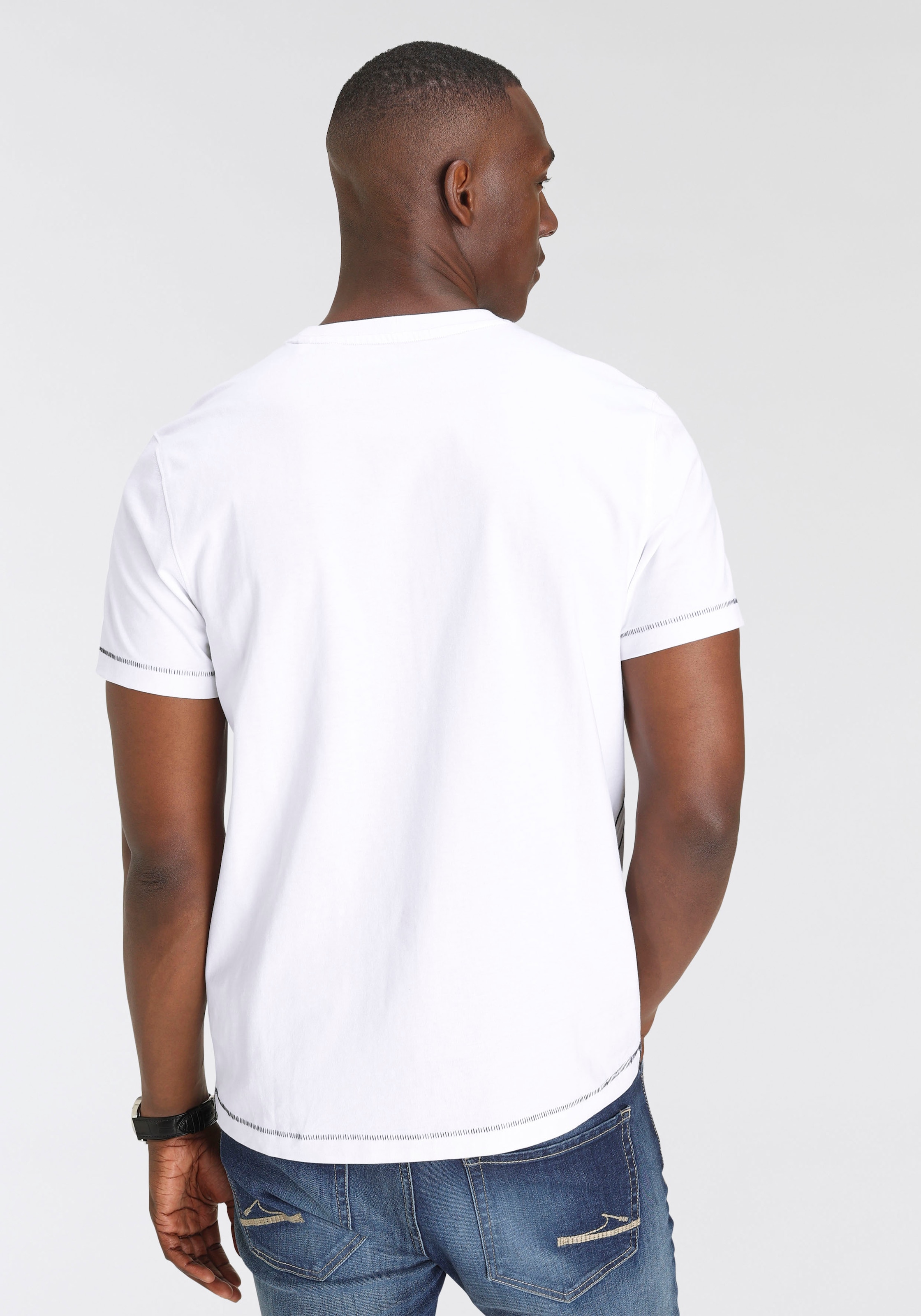 DELMAO T-Shirt, Kurzarm, lässige Passform, mit stylischem Print, Rundhals