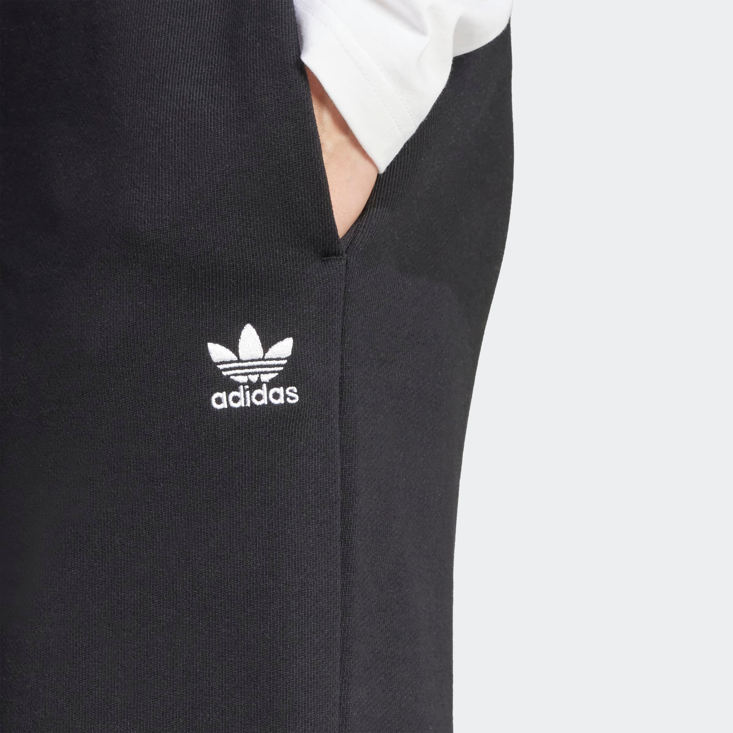 adidas Originals Sporthose »ESS WL PANT FT«  sportlicher Stil, für vielseitige Einsatzmöglichkeiten, weites Bein