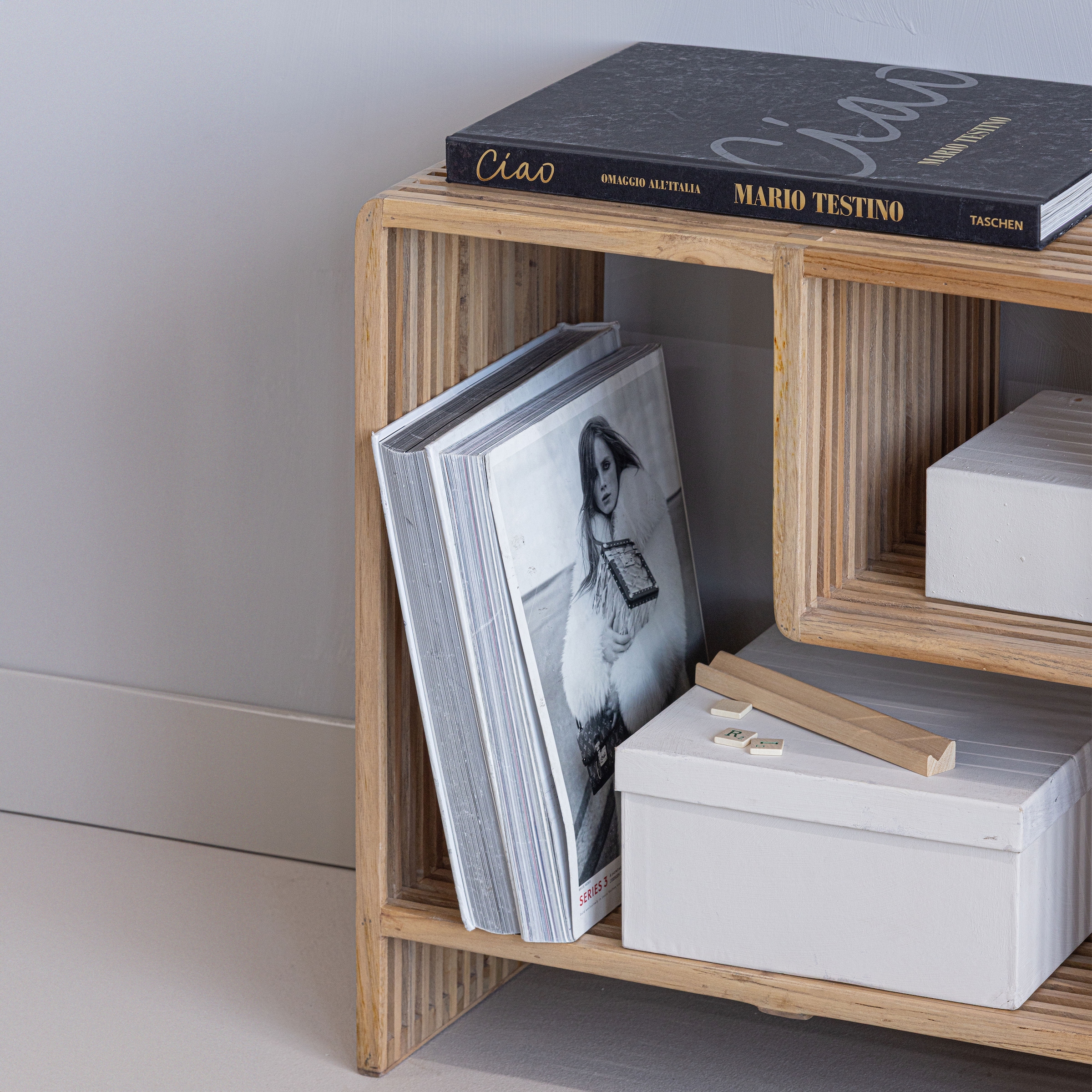 WOOOD Table d'appoint »Jasmijn aus recyceltem Teakholz mit zusätzlichem Fach 55x30x55 cm« Forme organique, compartiment supplémentaire, livré préassemblé