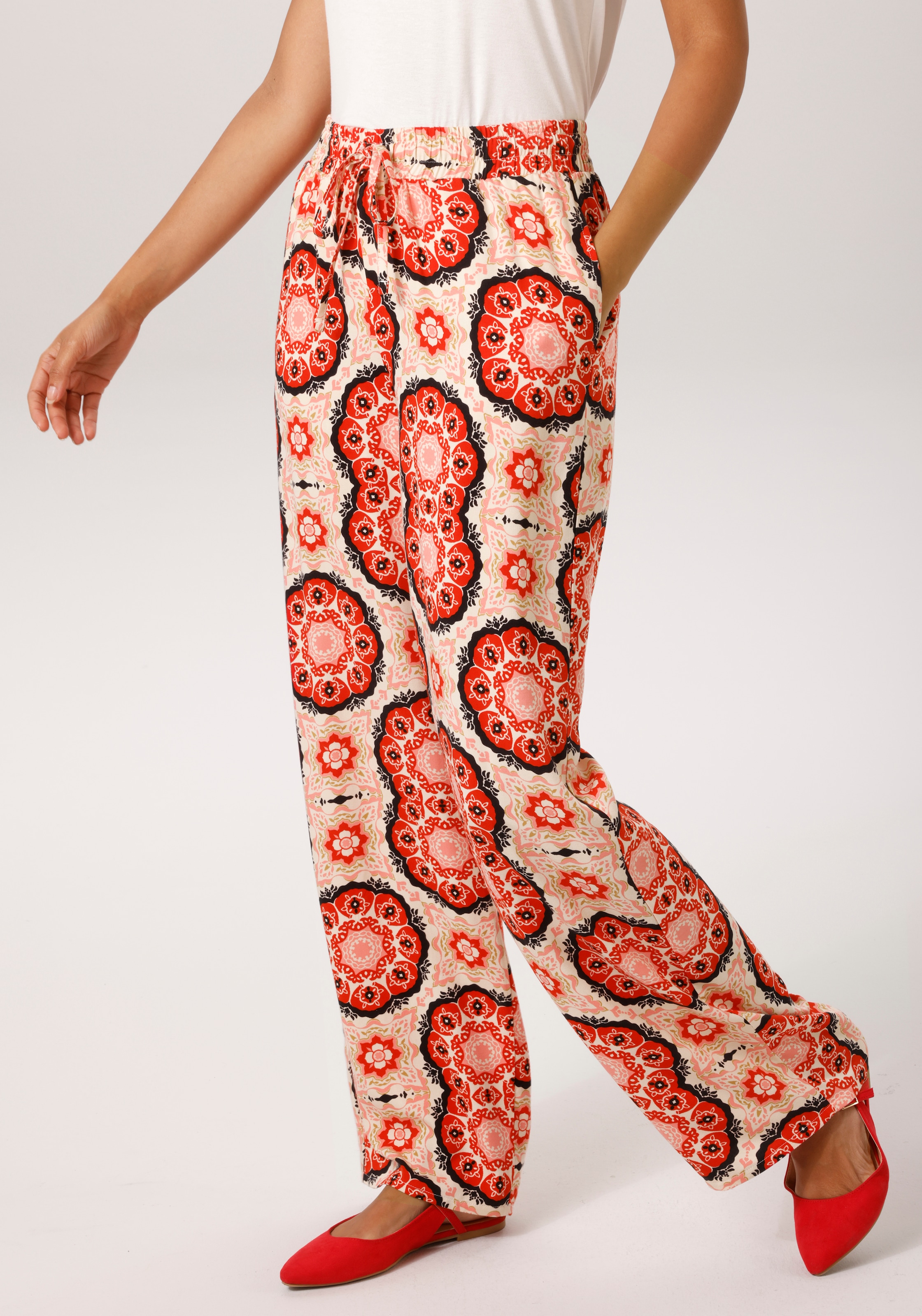Image of Aniston CASUAL Schlupfhose mit fantasievollem Mandela-Druck