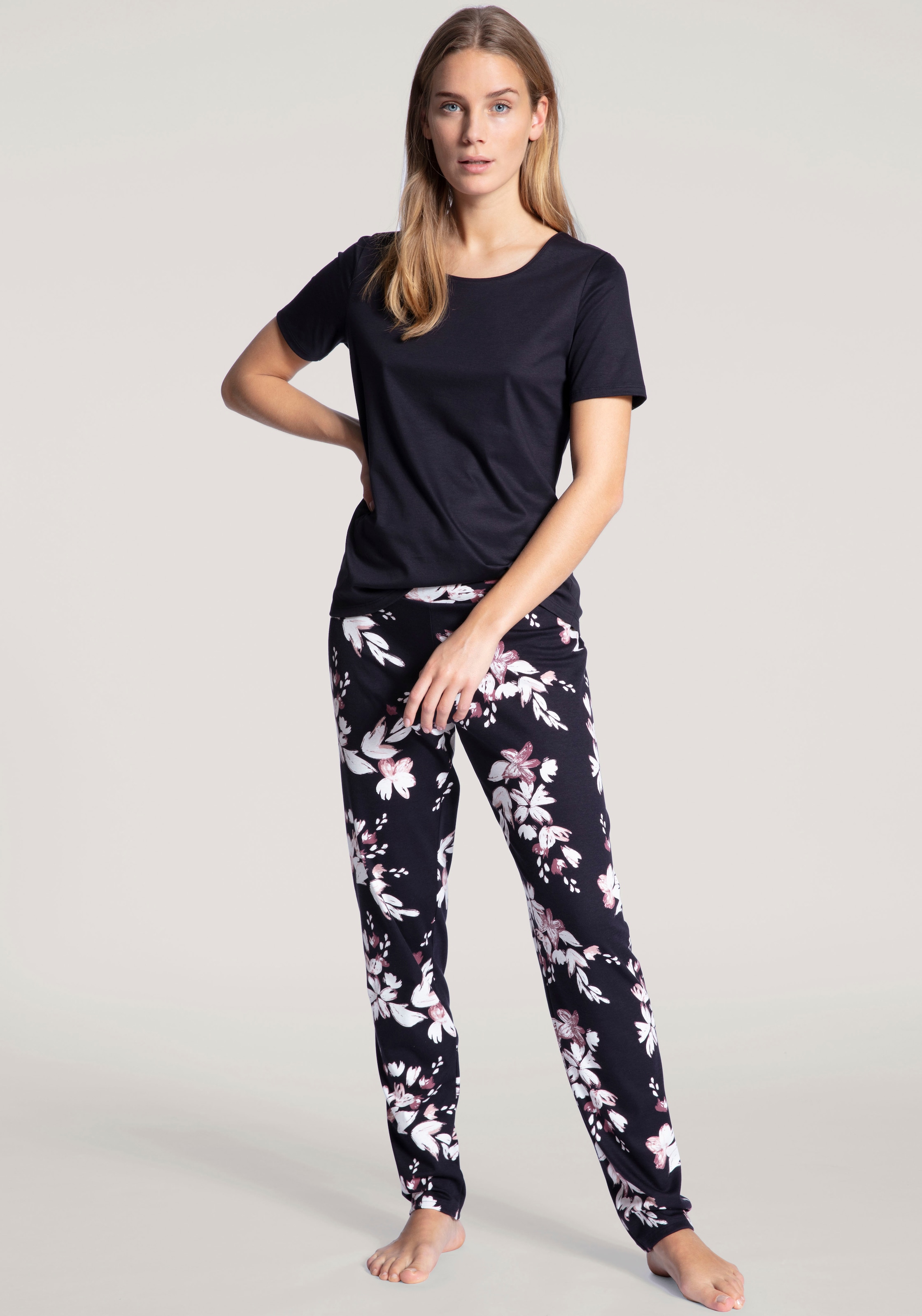 CALIDA Homewearhose »Favourites Dreams«, Loungehose mit floralem Muster, Pants mit Blumendruck