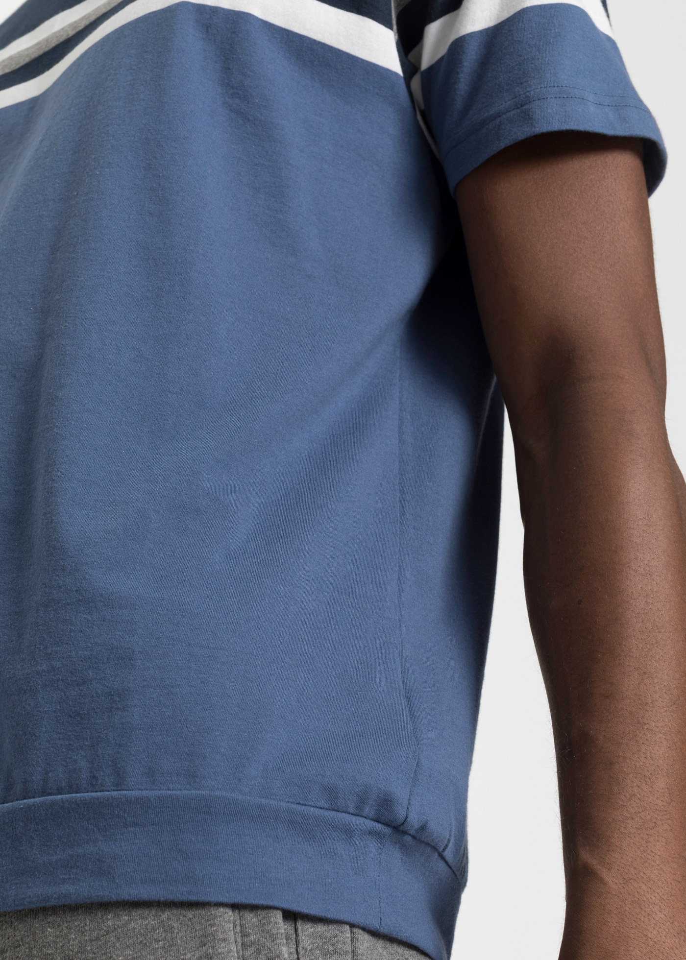 bonprix T-shirt »T-Shirt aus reiner Baumwolle« Regular Fit, mit elastischem Bund, mit Streifenmuster