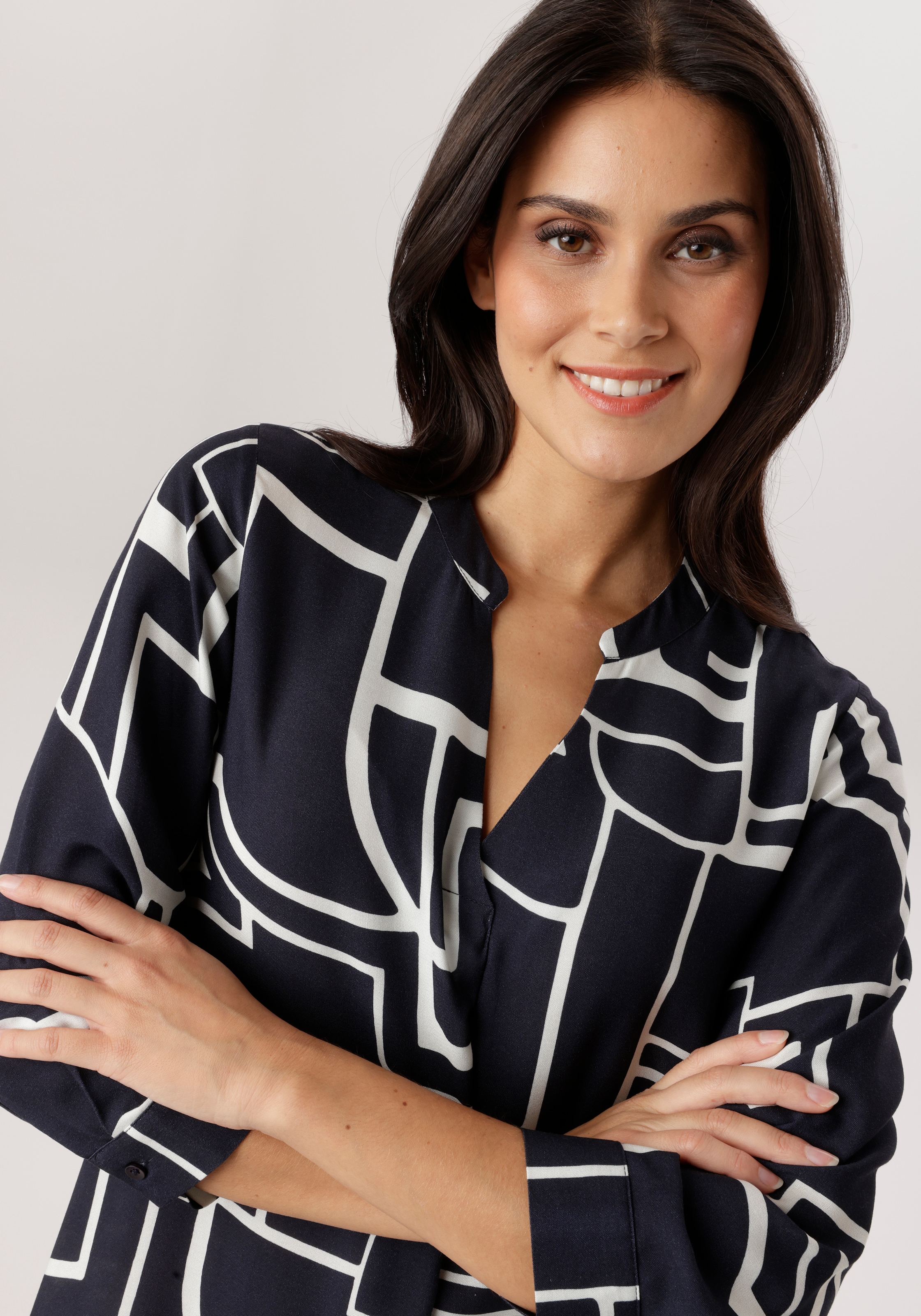 Aniston SELECTED Robe chemisier mit abstraktem, labyrinthartigem Linienmuster - NEUE KOLLEKTION