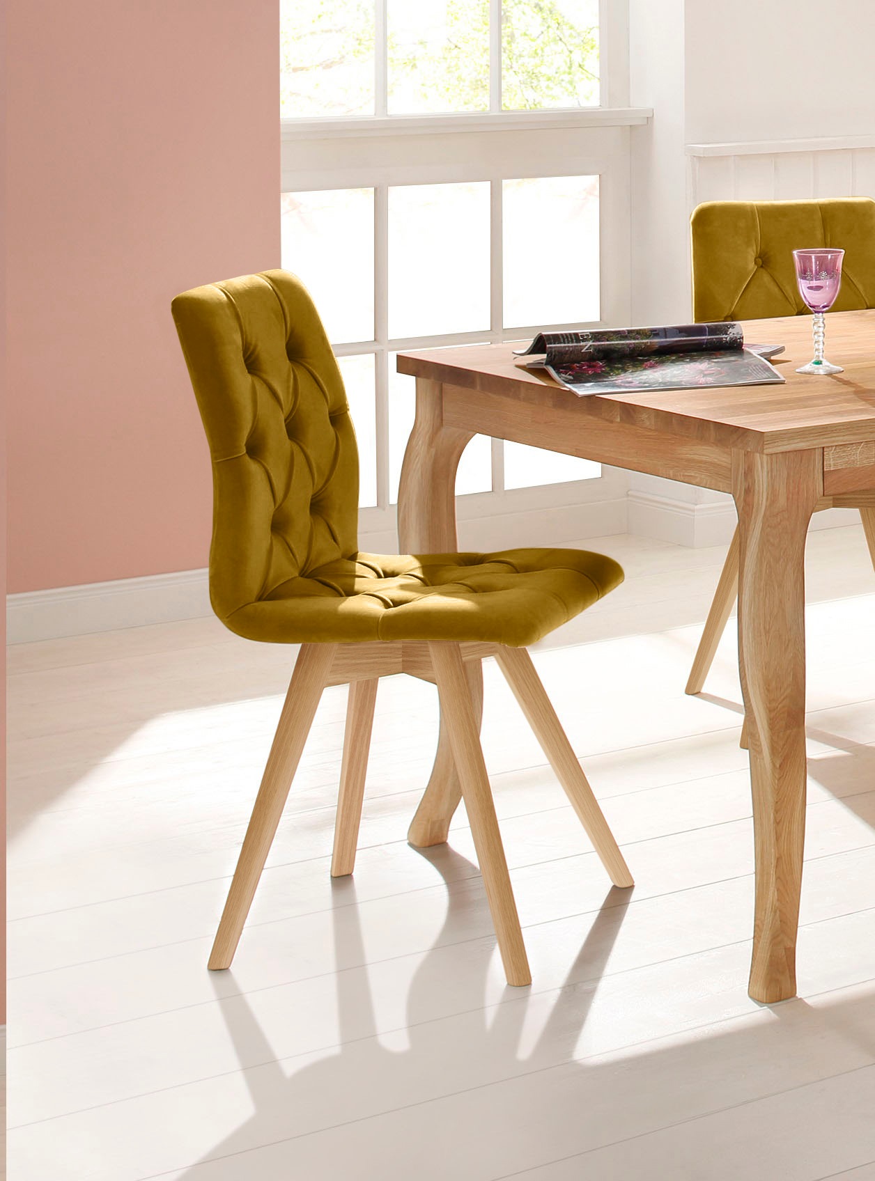 Image of andas Esszimmerstuhl »Rania«, (Set), 2 St., Samtoptik, im 2er-, 4er oder 6er Set, mit Massivholzbeinen in Eiche weiss bei Ackermann Versand Schweiz