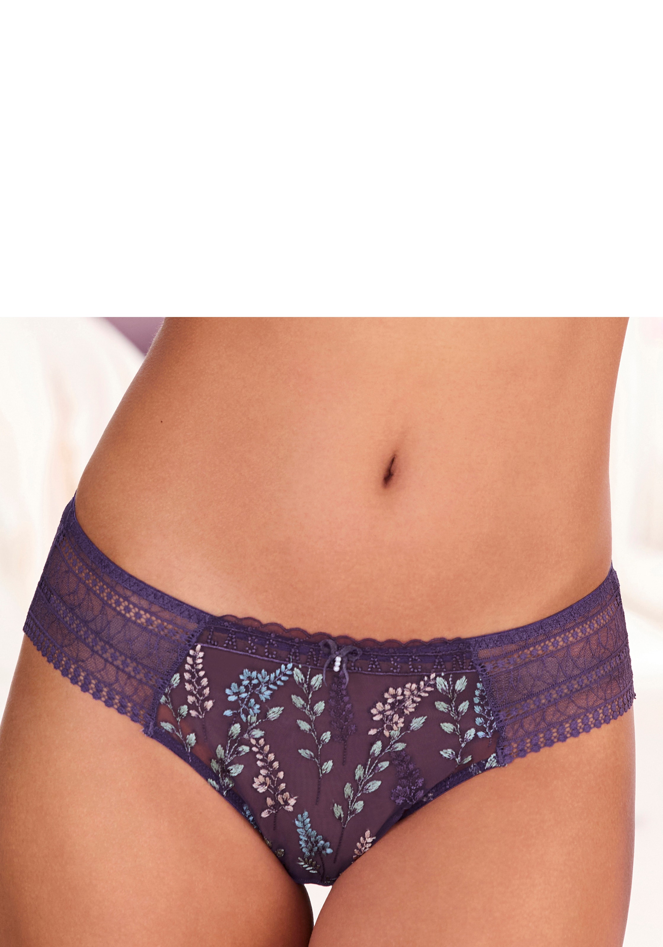 Image of LASCANA Panty "Mirabel" mit glänzender Blumenstickerei, transparente Unterwäsche