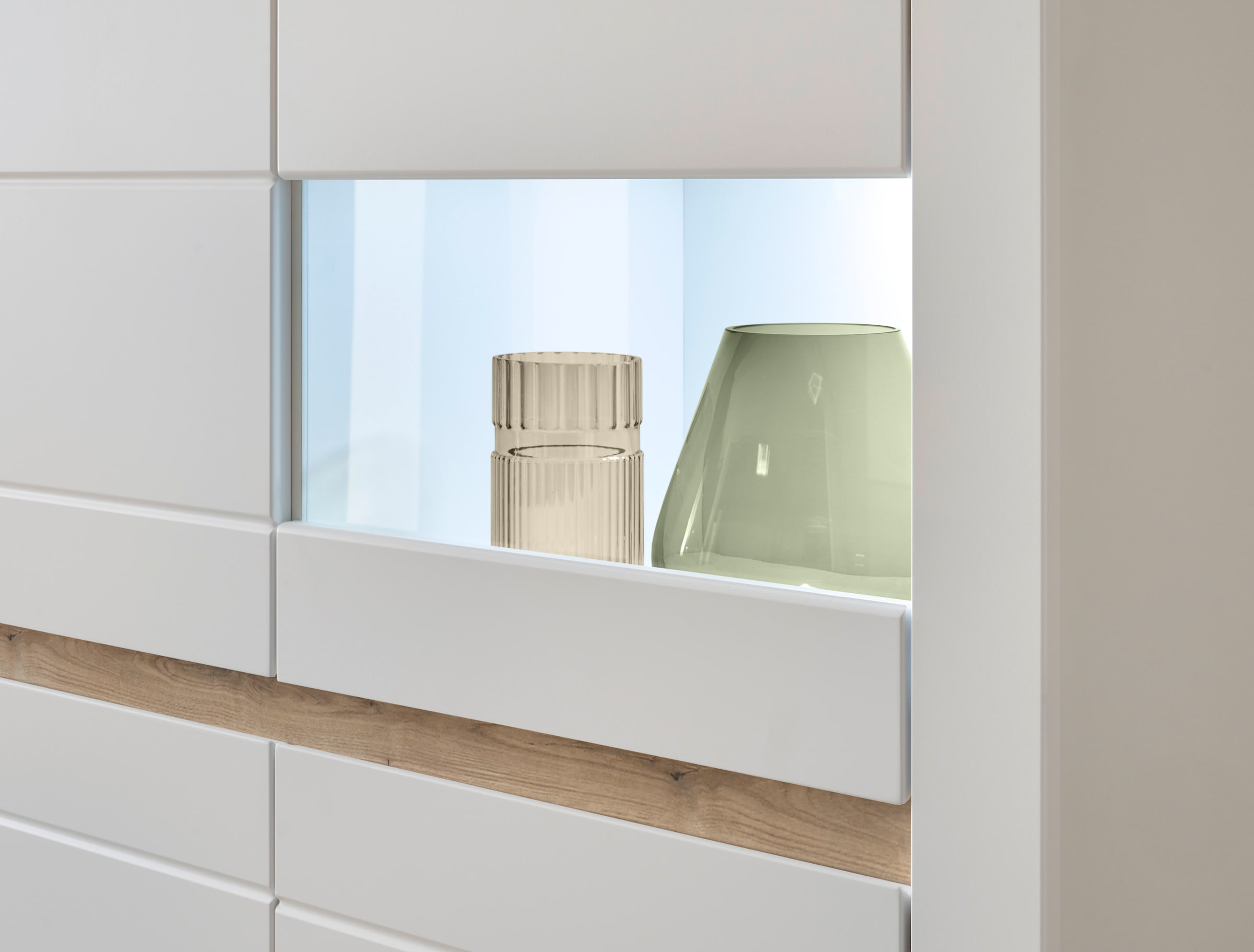 INOSIGN Highboard »Chester, moderne Kommode, Schrank mit Stauraum, Sideboard in Weiss Matt«, (1 St.), austauschbare Blende in Griffleiste, zeitloses Design, 165 cm breit