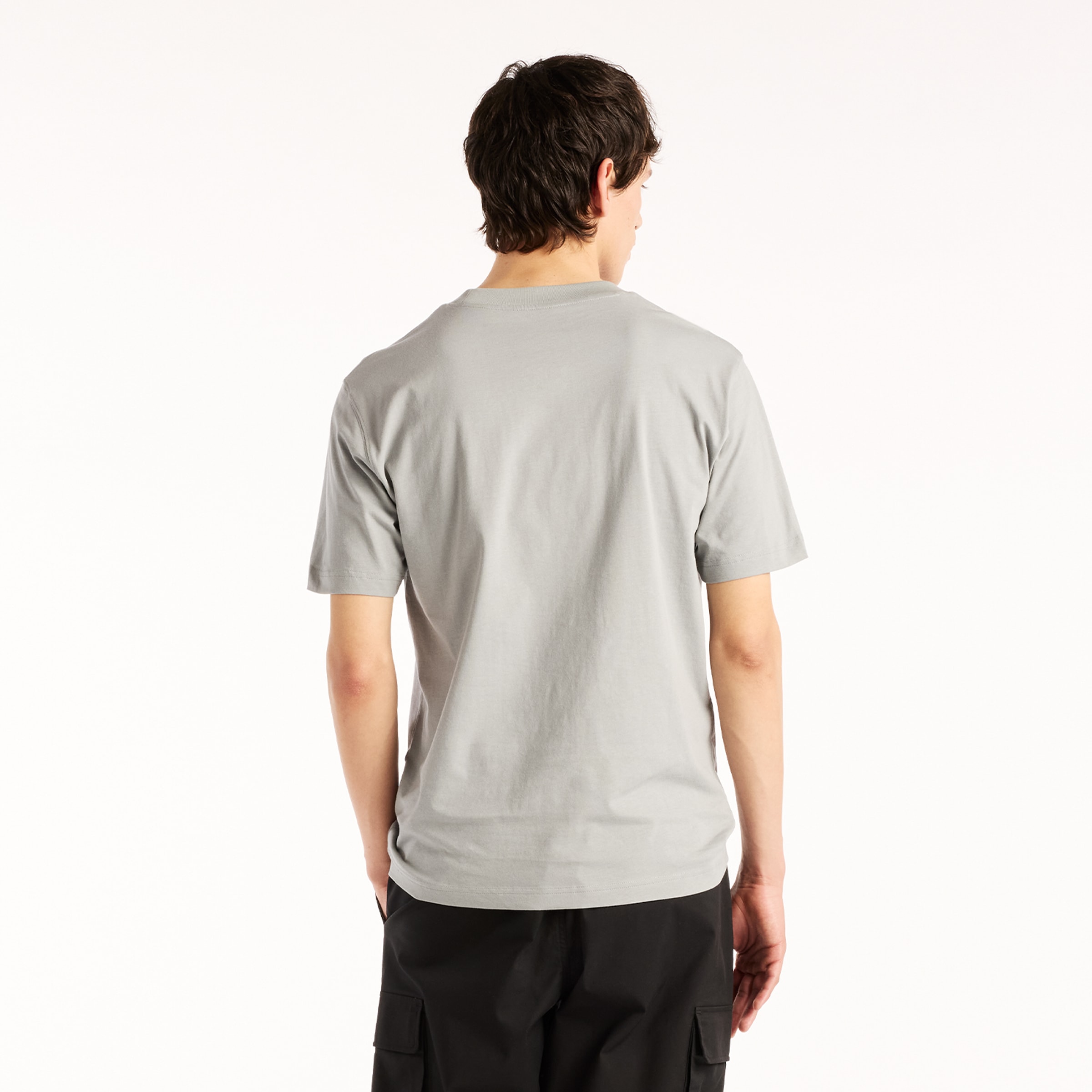 New Balance T-Shirt »REIMAGINED  GRAPHIC T-SHIRT« sportlicher Stil, aus Baumwolle, T-Shirt-Schnitt
