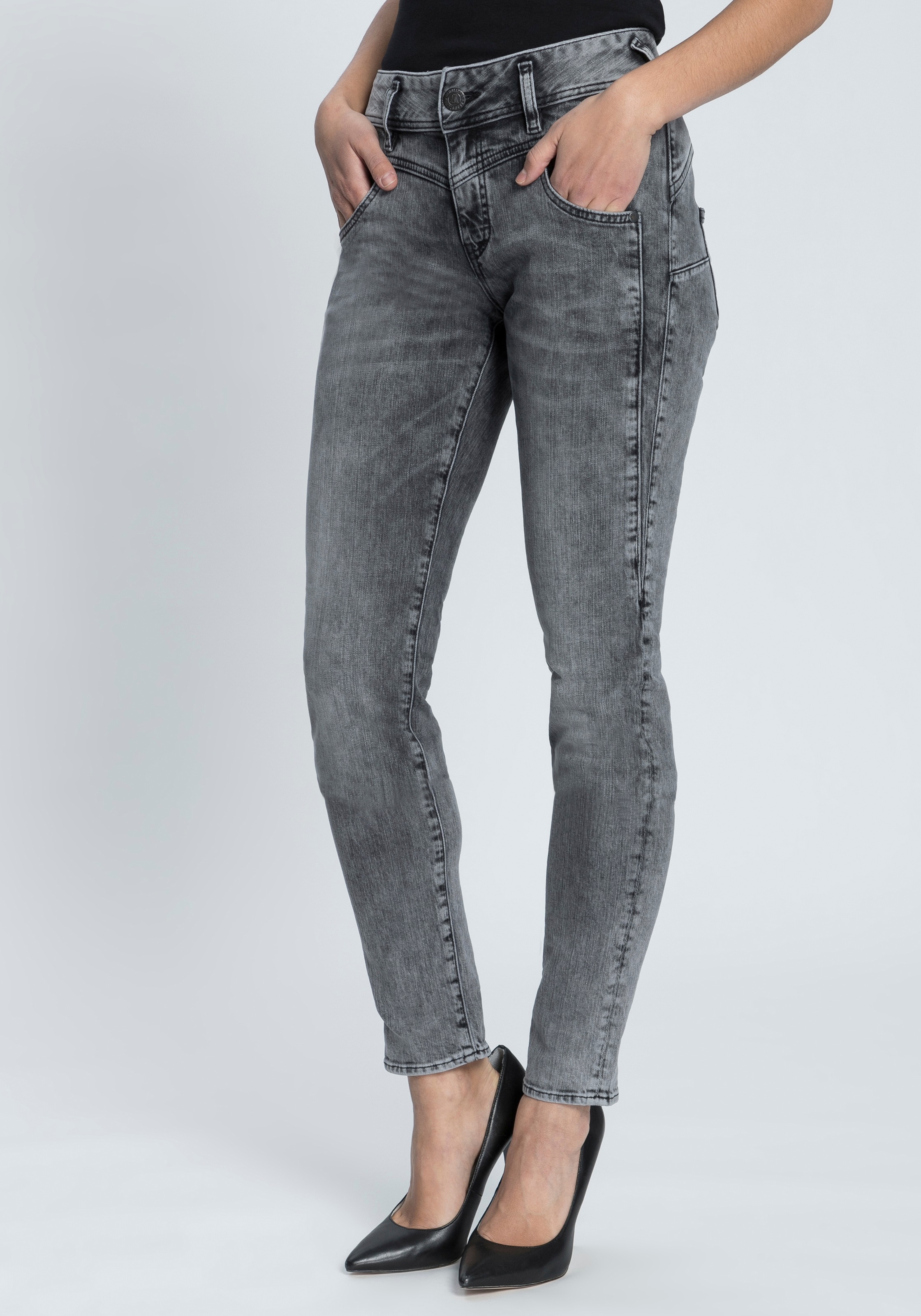 Image of Herrlicher Slim-fit-Jeans »COSY SLIM«, Shaping-Wirkung durch eingearbeiteten Keileinsatz bei Ackermann Versand Schweiz