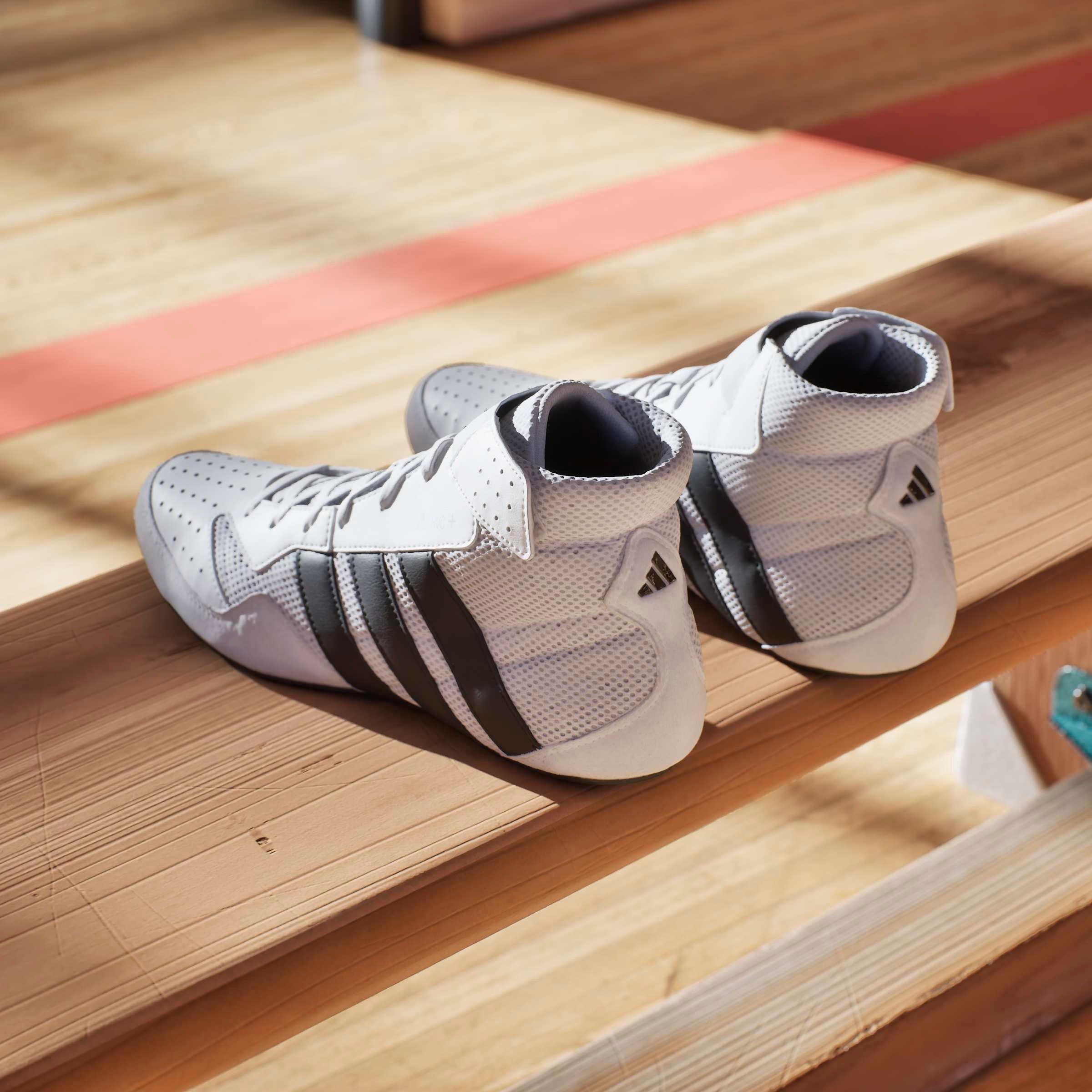 adidas Performance Chaussure d'entraînement »HVC PLUS«  Chaussure à empiècements contrastés