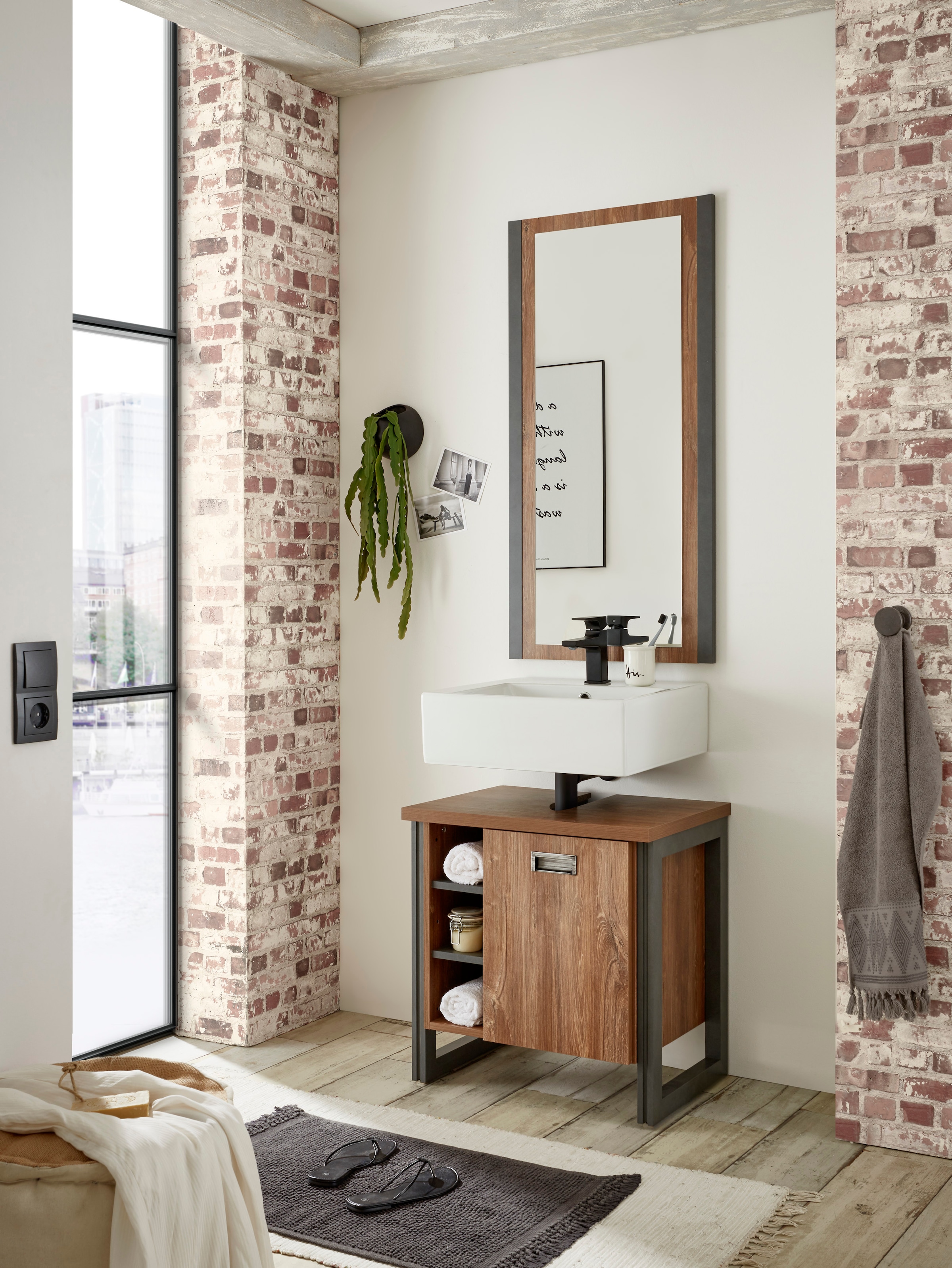 Home affaire Badmöbel-Set »Detroit, Bad im Industrialdesign, 2-teiliges Badezimmer«, (Set, 2 St.), Waschbeckenunterschrank und Spiegel, holzfarben, mit offenen Fächern