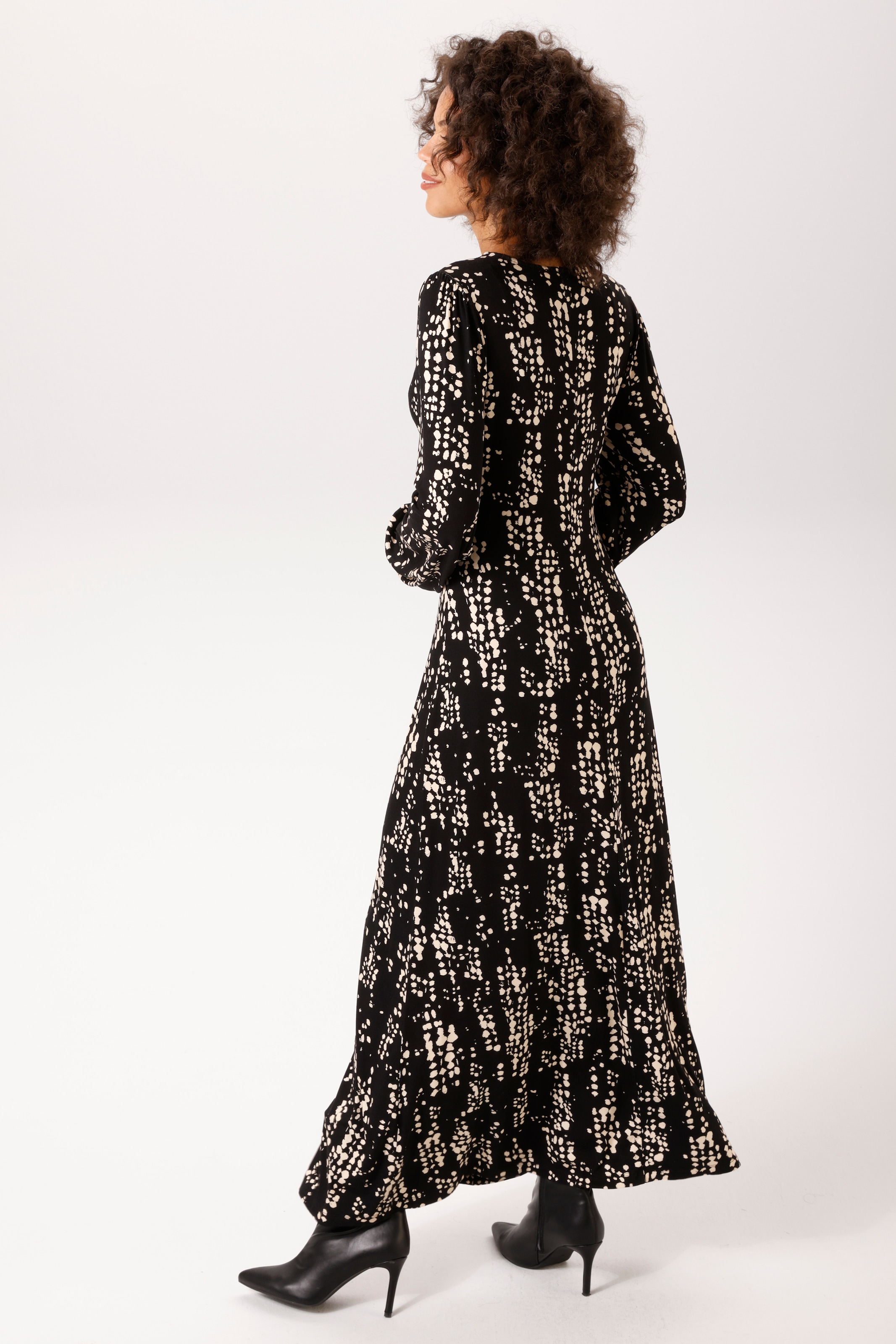 Aniston CASUAL Maxikleid mit raffiniertem Knoten am Dekolleté - NEUE KOLLEKTION