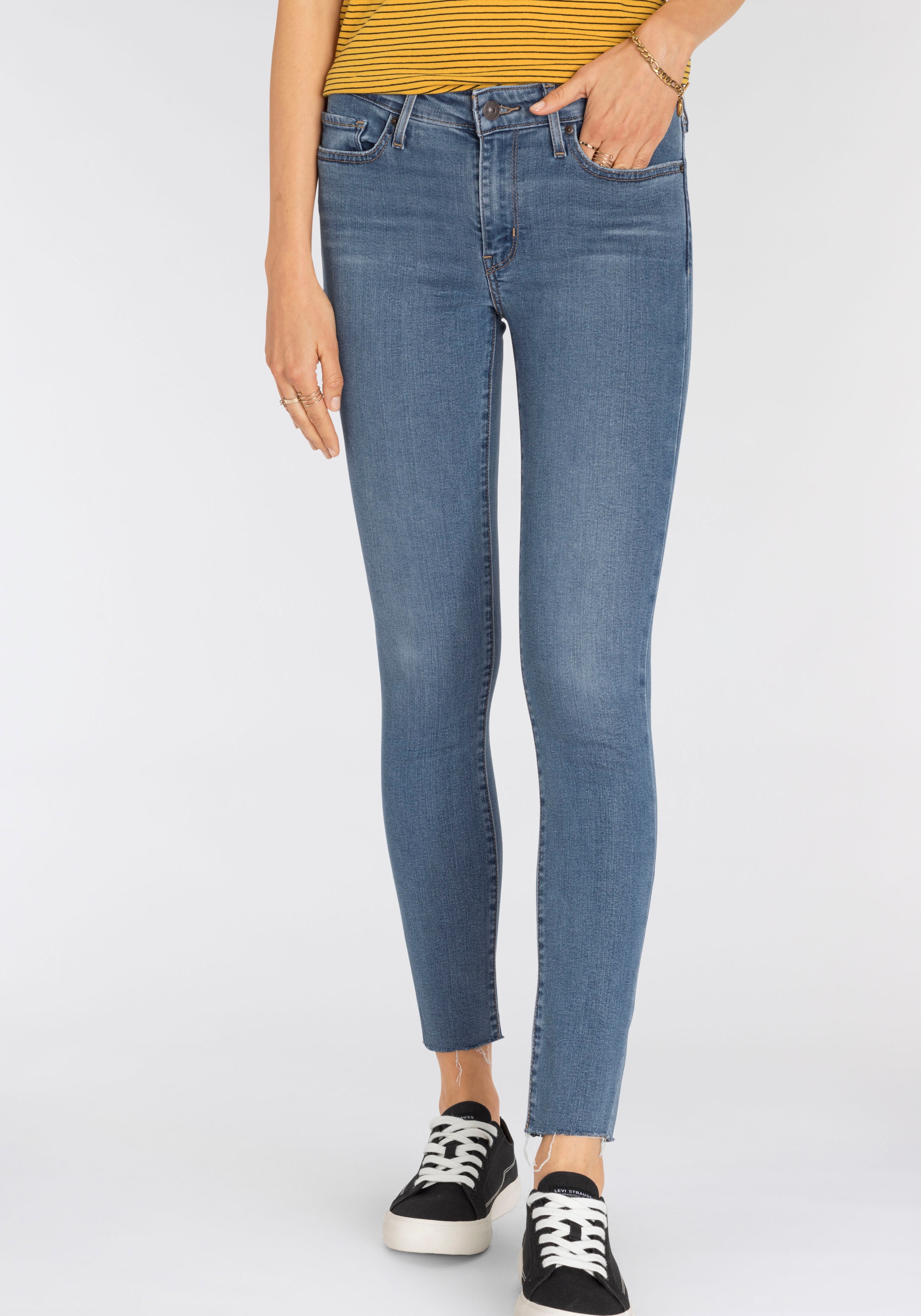 Image of Levi's® Röhrenjeans »711 SKINNY«, mit etwas niedrigem Bund bei Ackermann Versand Schweiz