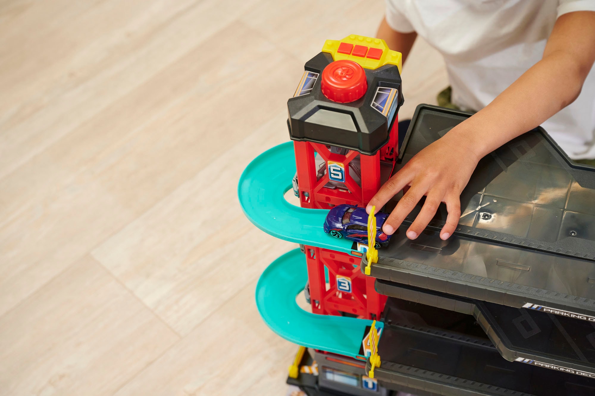 Dickie Toys Garage de parc de jeu »Parking Garage« inklusive 5 Fahrzeuge; mit Licht und Sound