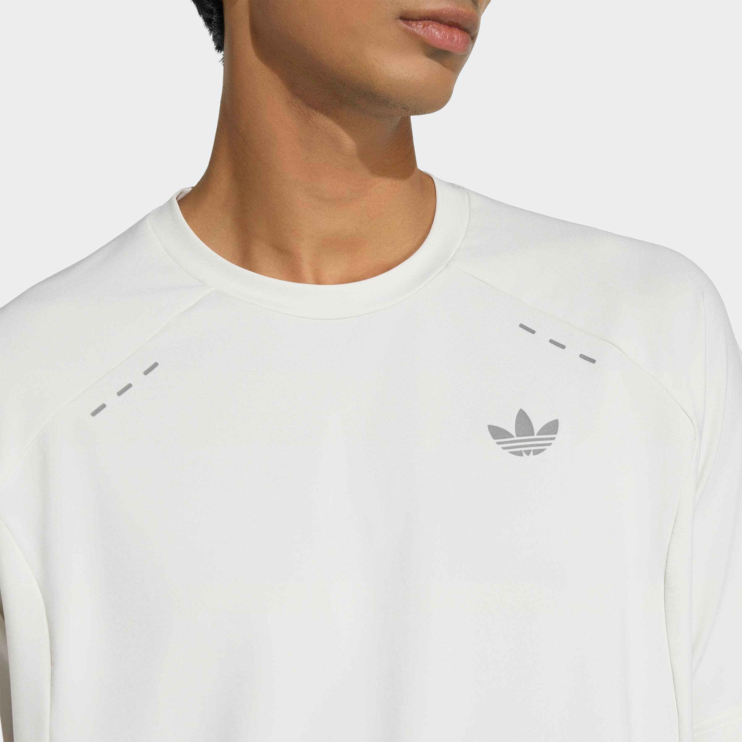 adidas Originals T-shirt »TECH TREFOIL ESSENTIALS POLYESTER« style sportif, sans fermeture, en polyester
