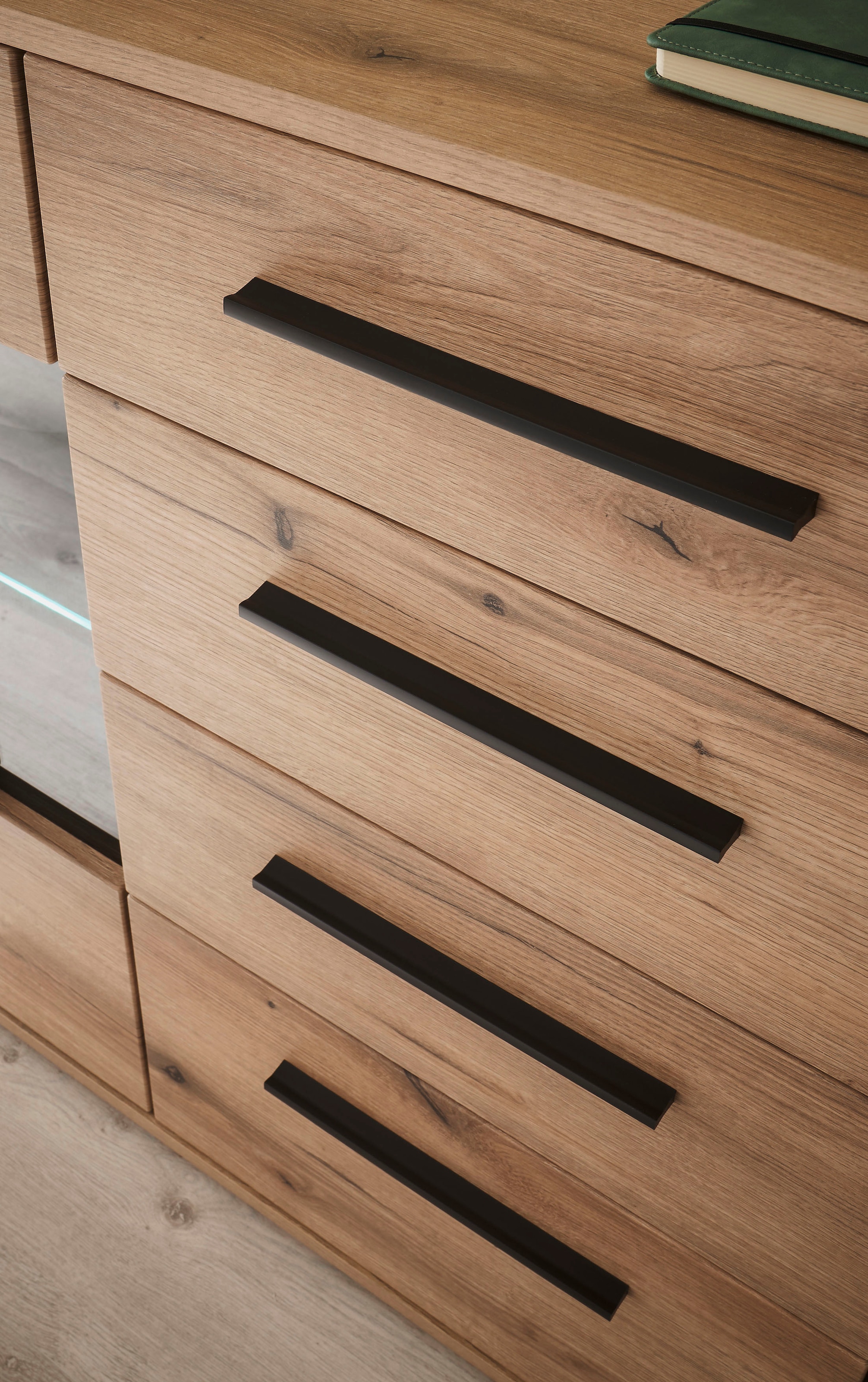 INOSIGN Sideboard »Cantara, moderner Schrank, Kommode in Eiche Evoke oder weiss«, schwarze Stangengriffe, ausreichend Stauraum, vielseitig einsetzbar