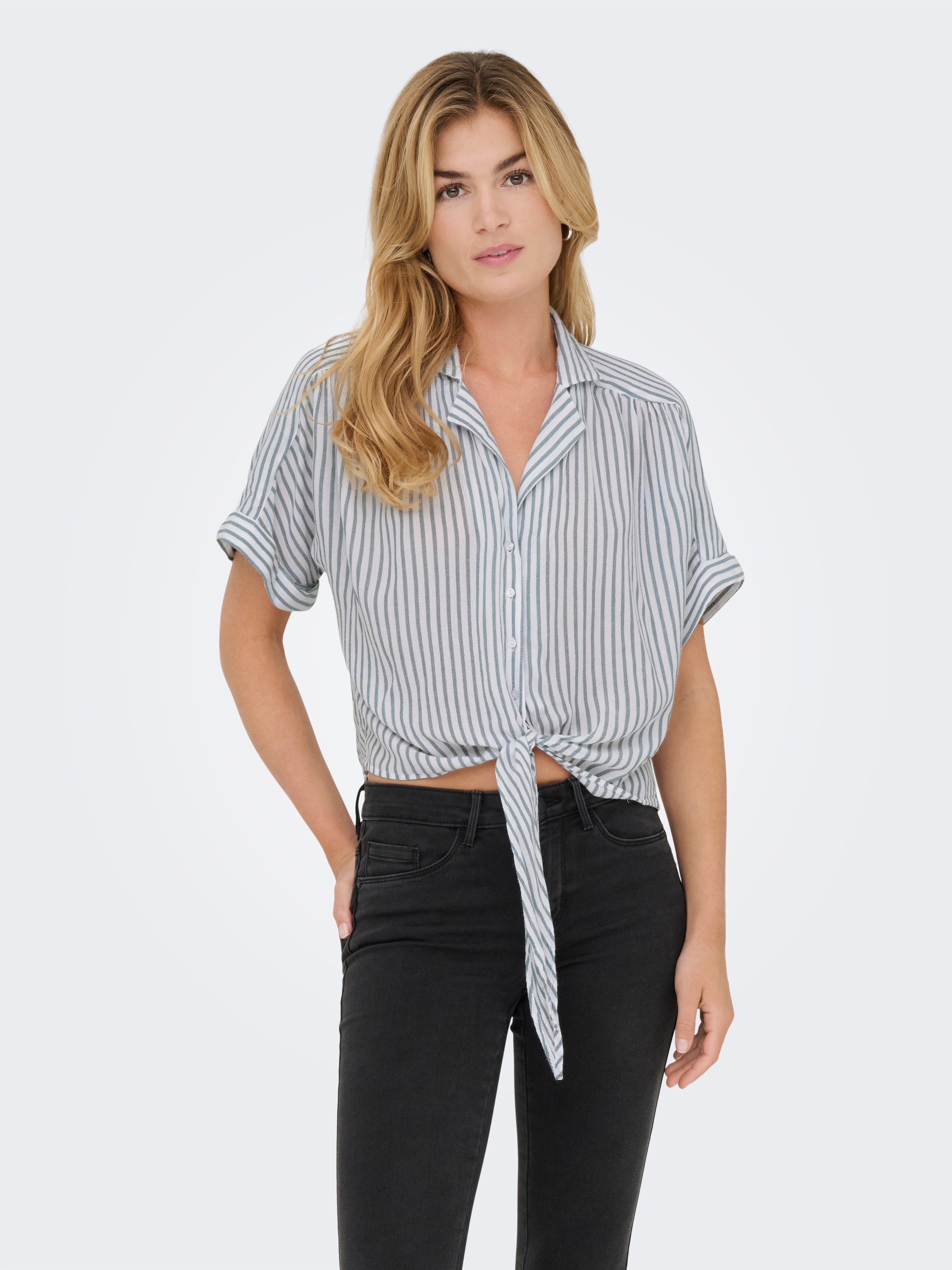ONLY Blouse à manches courtes »ONLPAULA LIFE S/S TIE SHIRT WVN NOOS« Viskose, regular fit