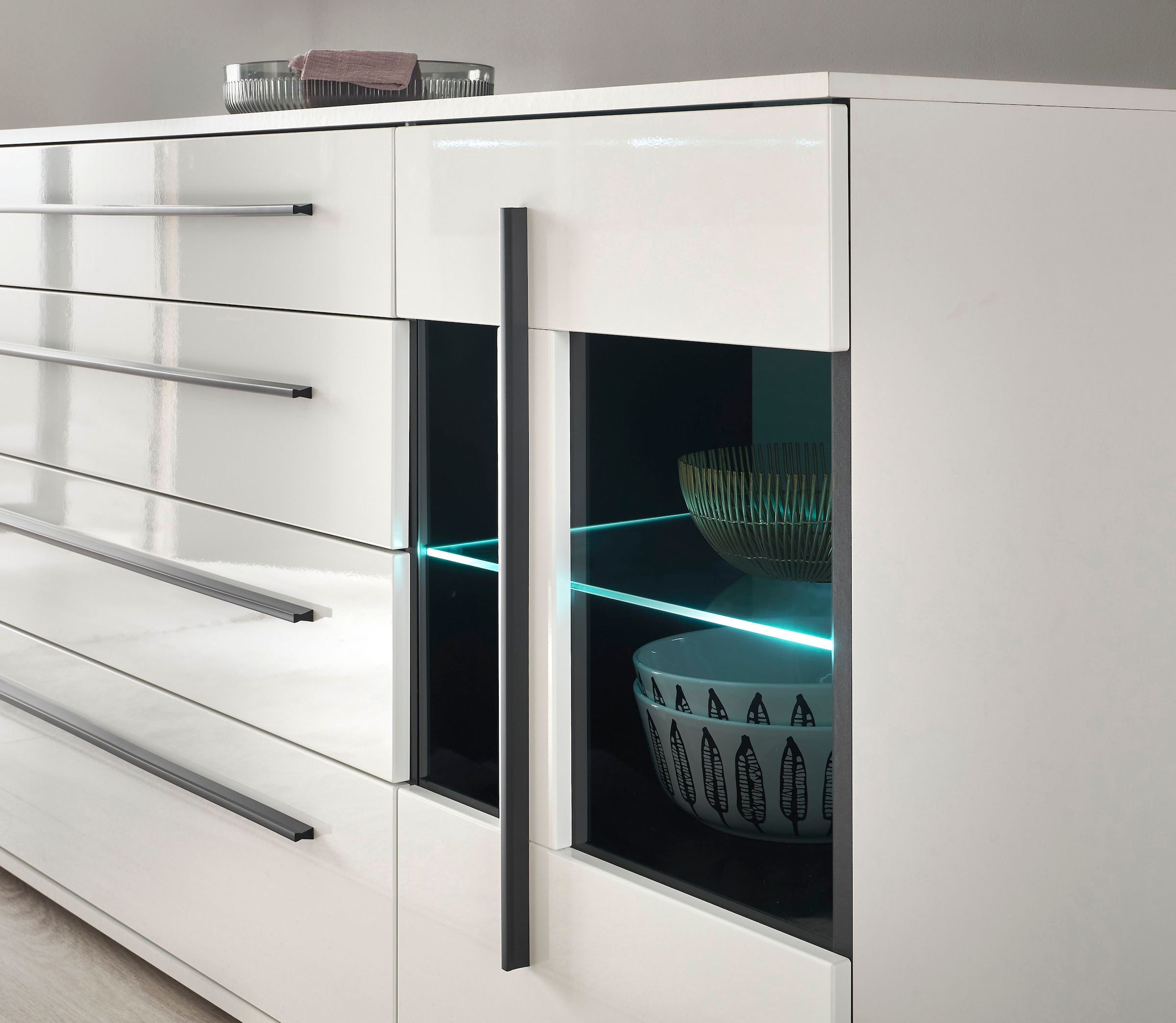 INOSIGN Wohnwand »Cantara, moderne Anbauwand, Wohnzimmer-Set, in Eiche Evoke oder Weiss«, (Set), enthält zwei Vitrinen, ein Sideboard und ein Wandboard