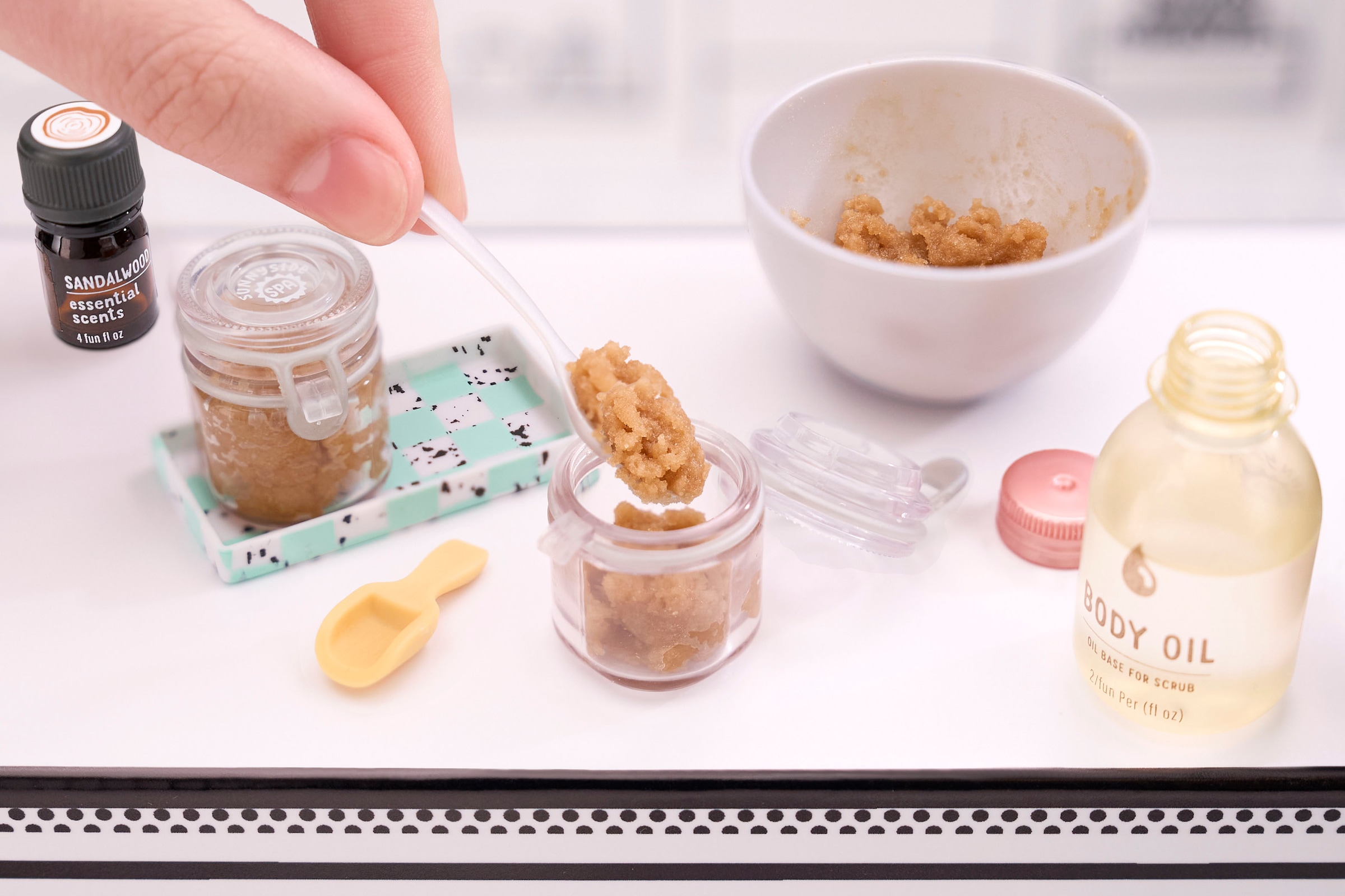 MGA ENTERTAINMENT Kreativset »MGA's Miniverse - Make It Mini Spa«