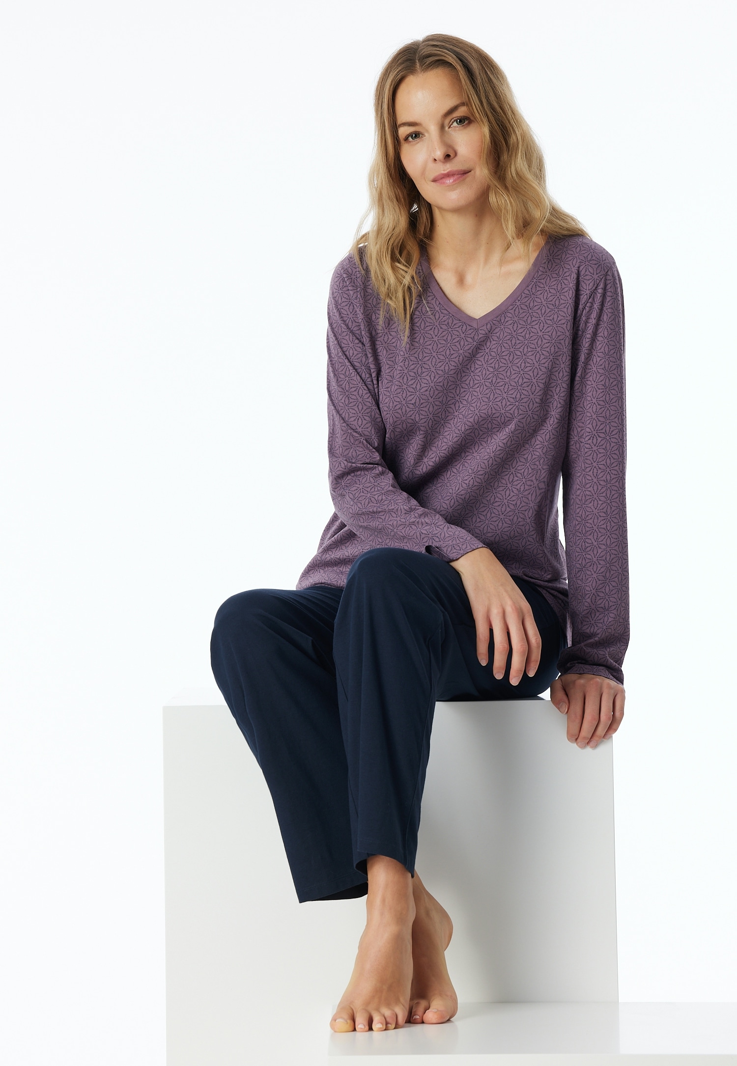 Schiesser Schlafanzug »Comfort Essentials«, (2 tlg.), mit hochwertigem V-Ausschnitt