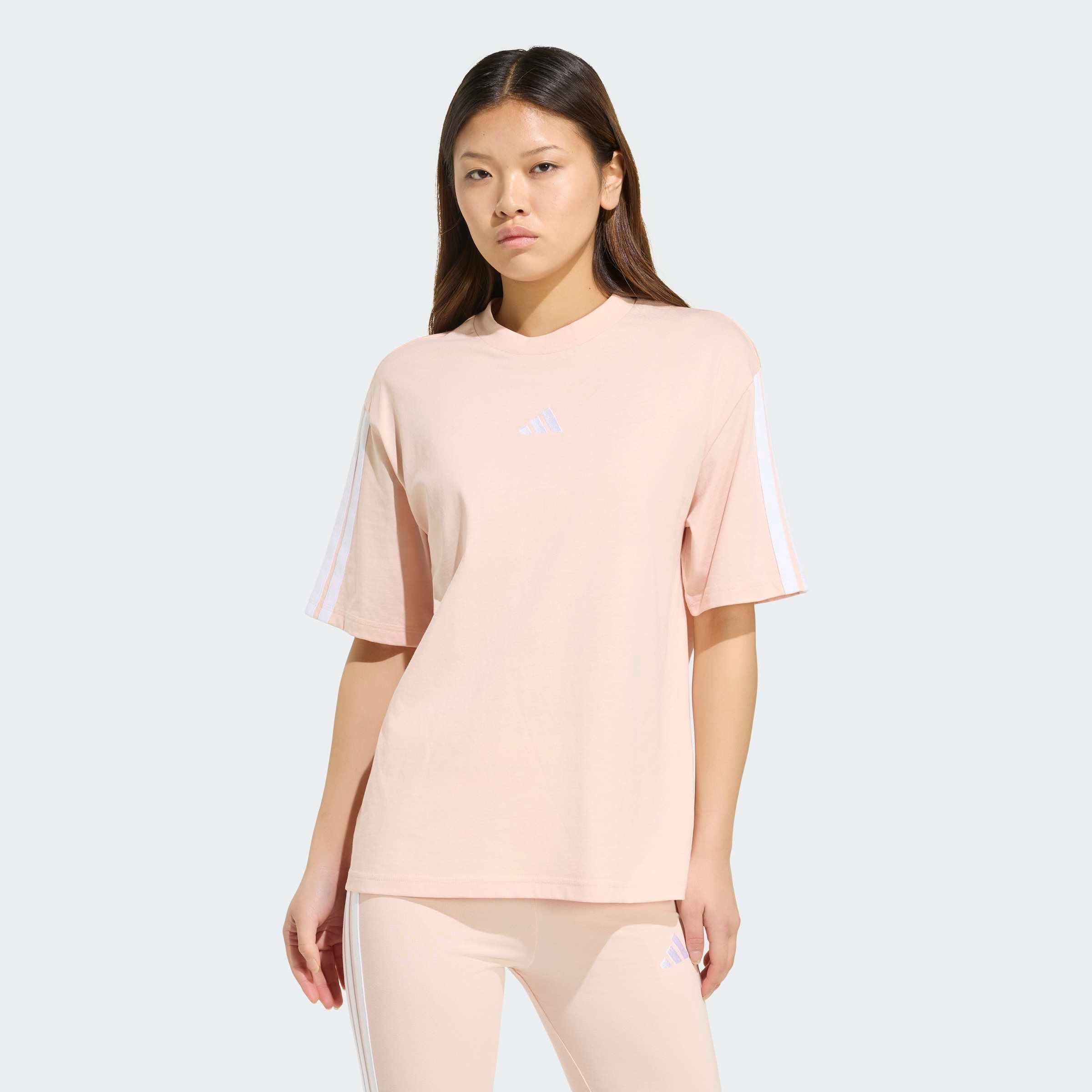 adidas Sportswear T-shirt »ESSENTIALS 3-STREIFEN BOYFRIEND« lockere Passform, Kurzarmdesign, sportlicher Stil, aus Baumwolle