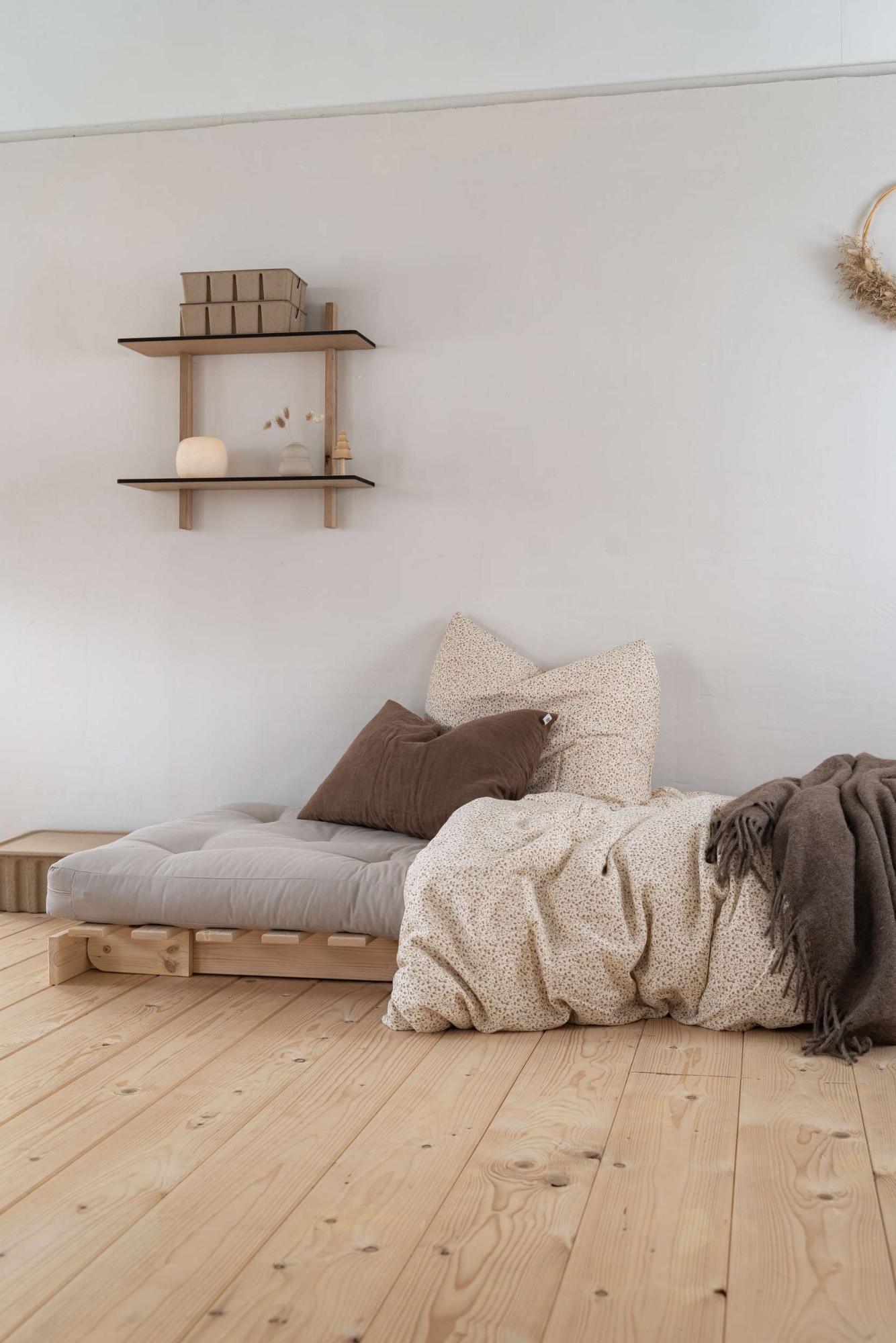 Karup Design Lit de jour »Roots Sofa Bed, Schlafsofa, Bettfunktion, FSC®-Massivholz, B: 90 cm« Inkl. Futonmatratze. Made in Europe, minimalistisches Design