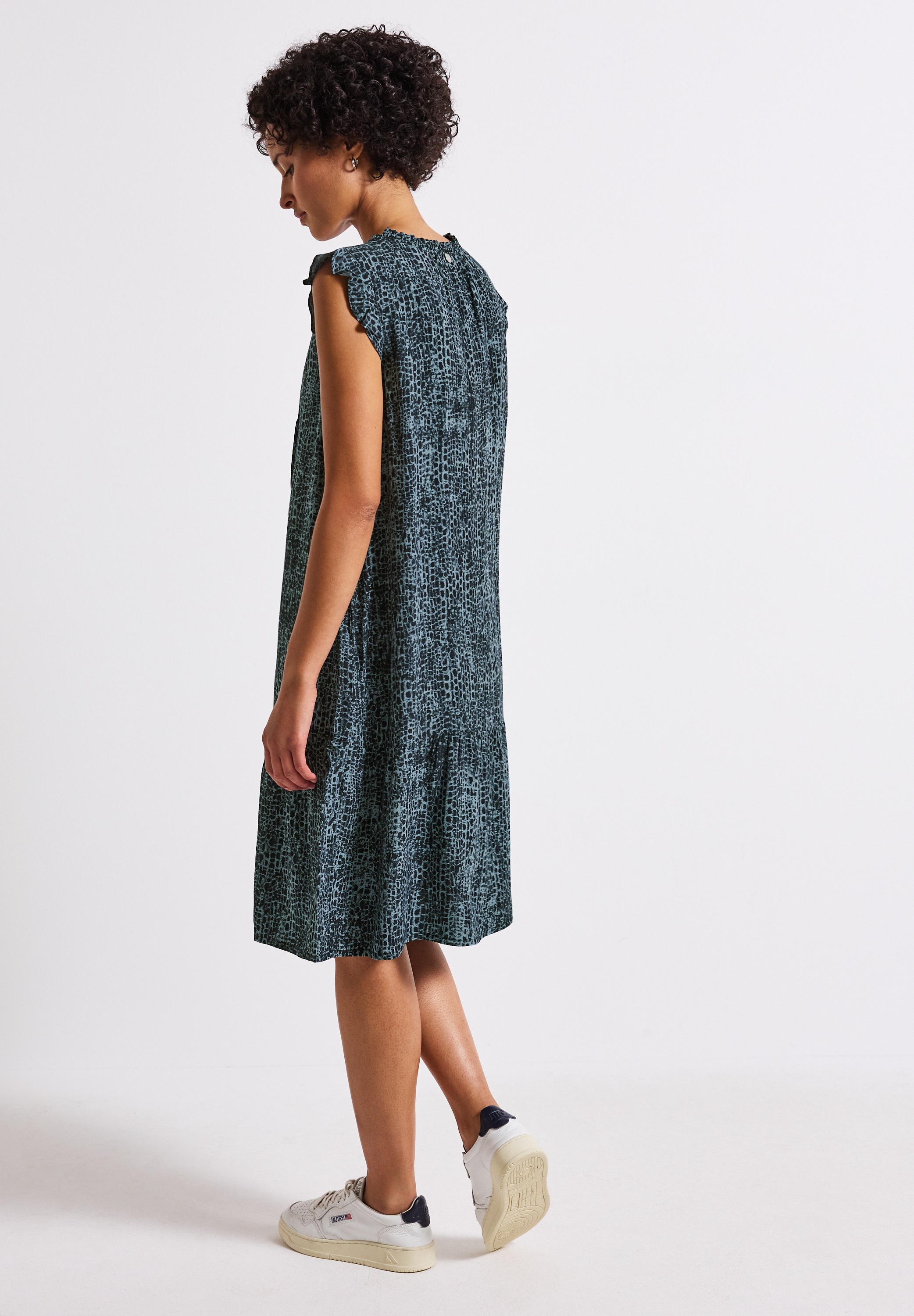 STREET ONE Minikleid, mit Volant-Details und grafischem Muster