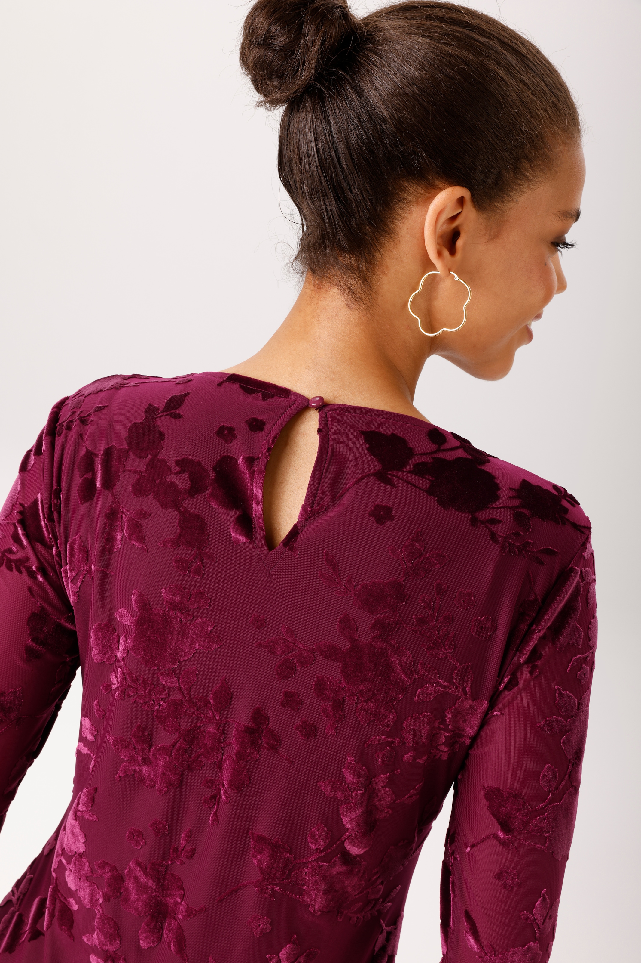 Aniston CASUAL Maxikleid mit Blumen aus edlem Samt - jedes Teil ein Unikat - NEUE KOLLEKTION