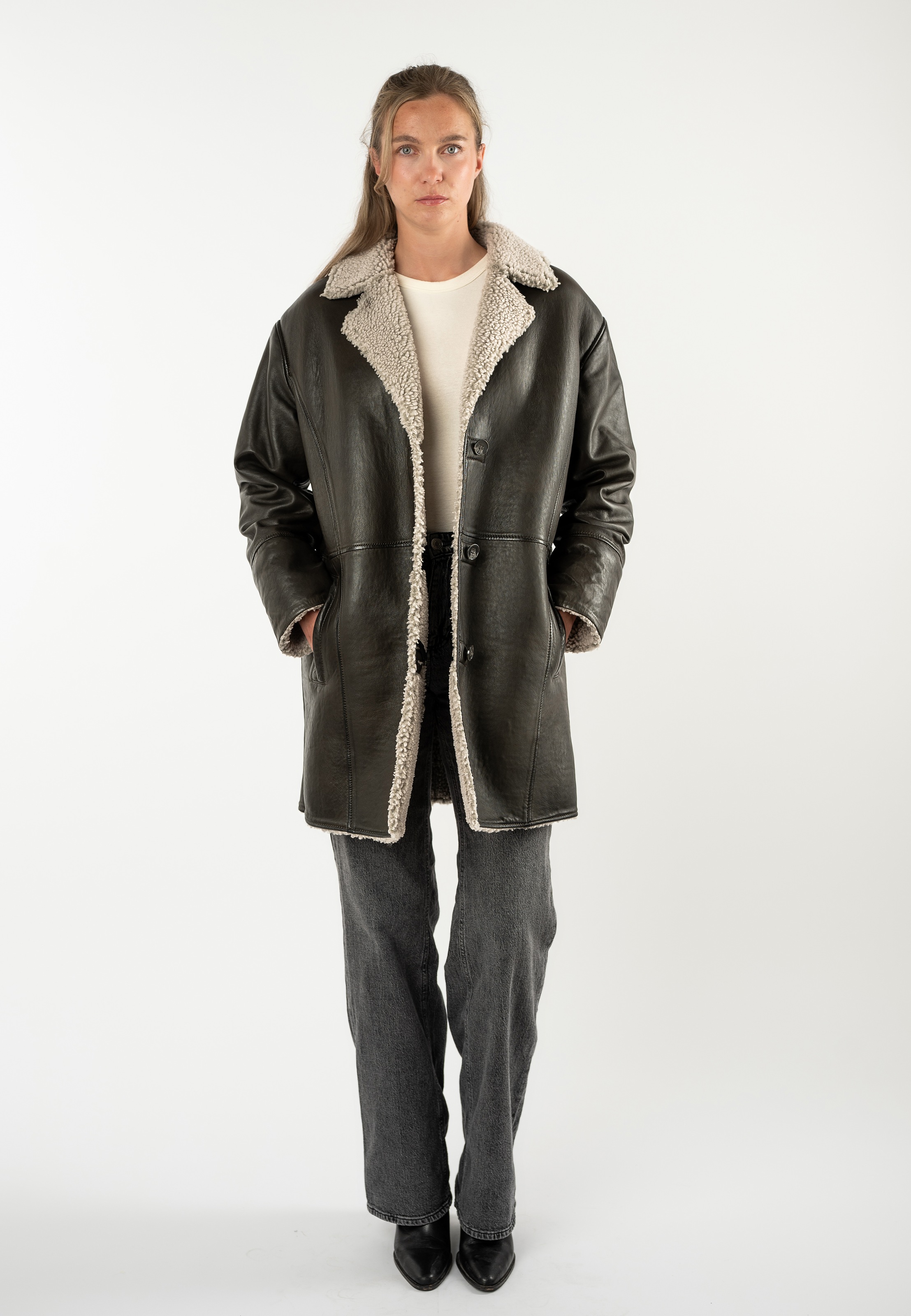 Mauritius Manteau en cuir »MWYuki OS« avec col en fausse fourrure teddy, coupe oversize