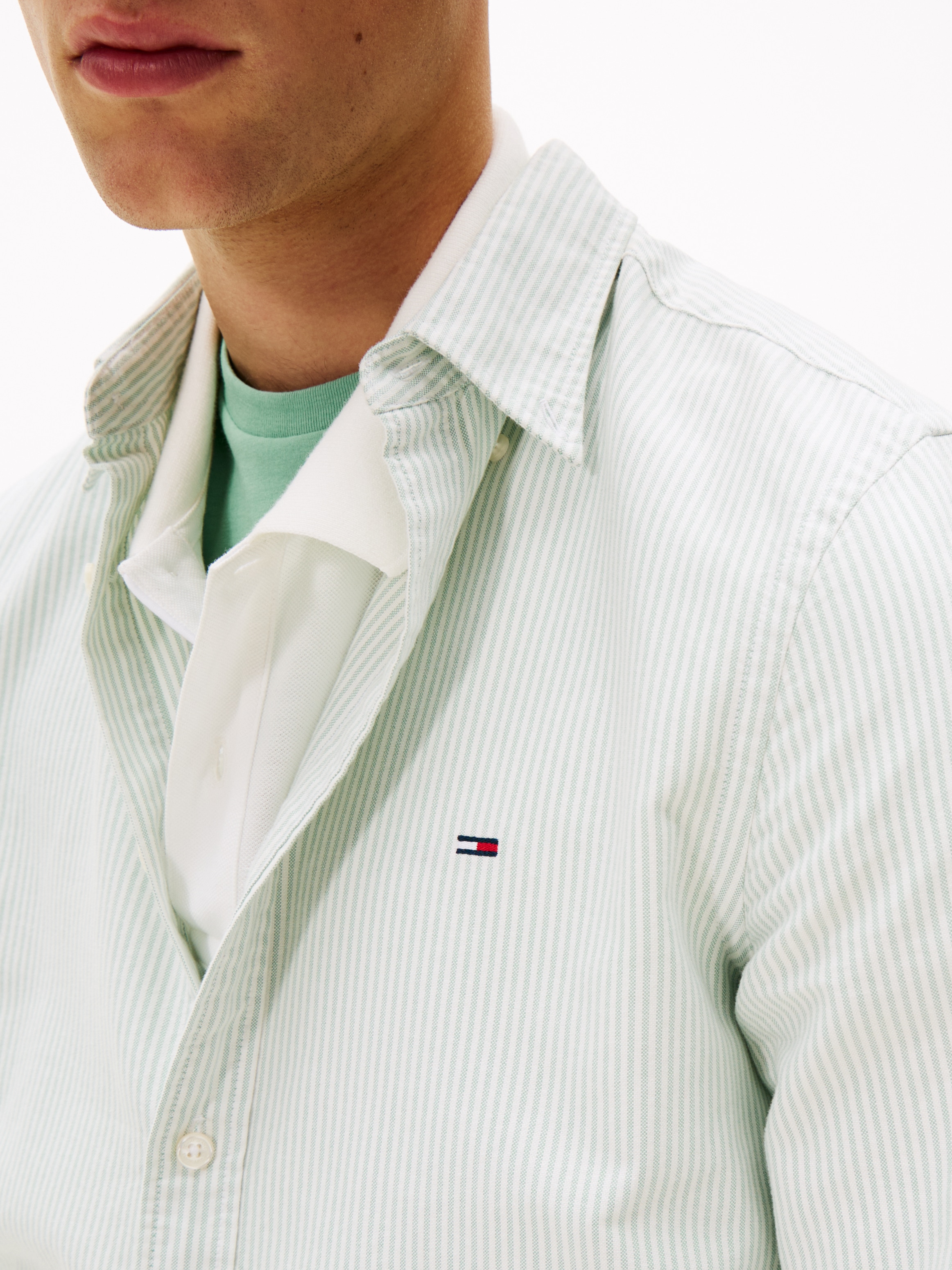 Tommy Jeans Langarmhemd »TJM SLIM STRIPE OXFORD SHIRT EXT«, Mit Button-Down-Kragen