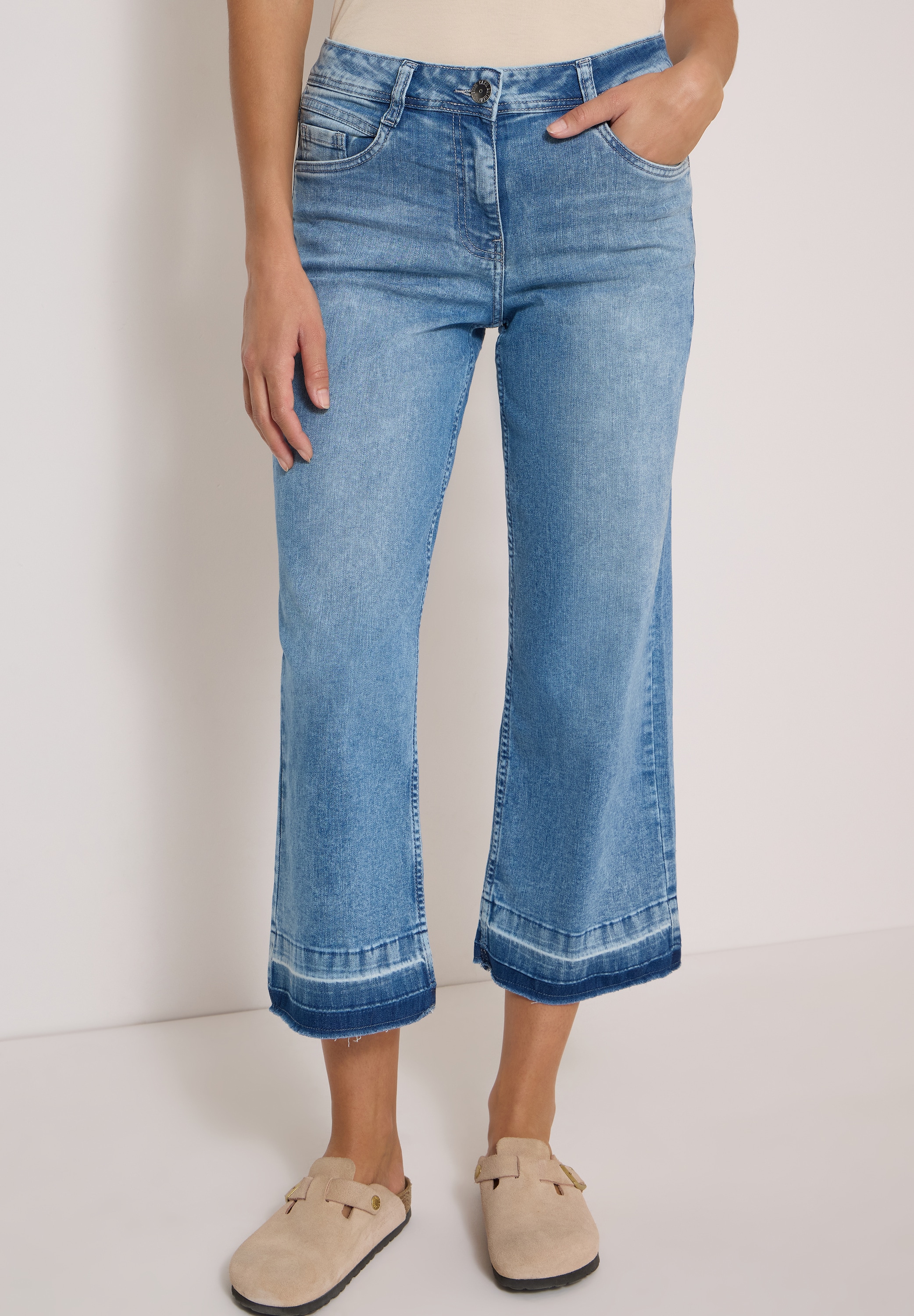 Image of Cecil Straight-Jeans "Style Neele" Verkürzte Jeans mit fransigem Saum