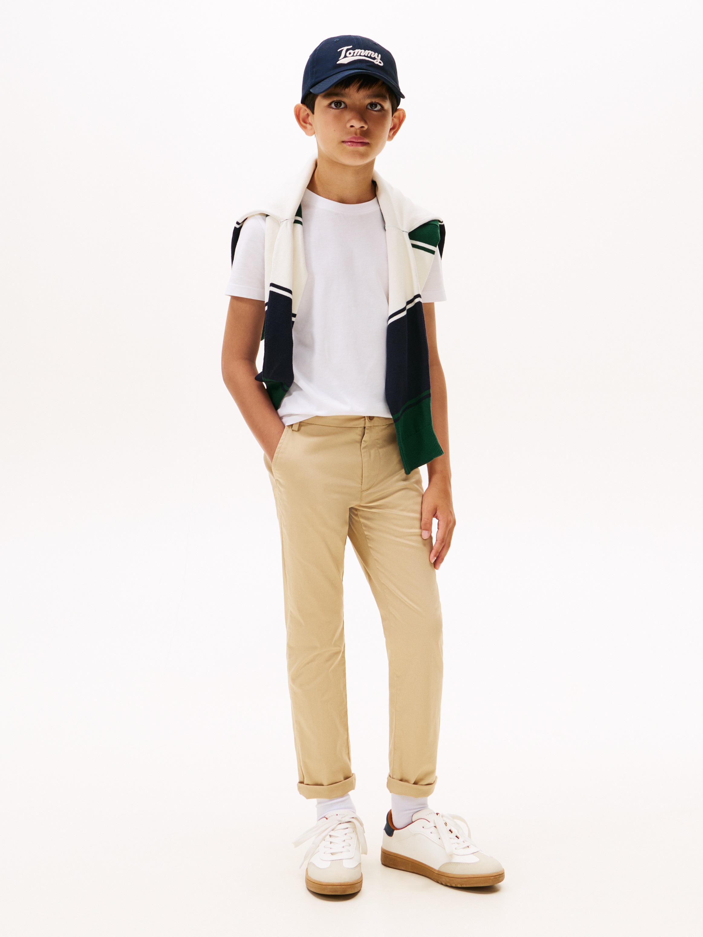 Tommy Hilfiger T-Shirt »ESSENTIAL COTTON TEE S/S«, mit Logostickerei
