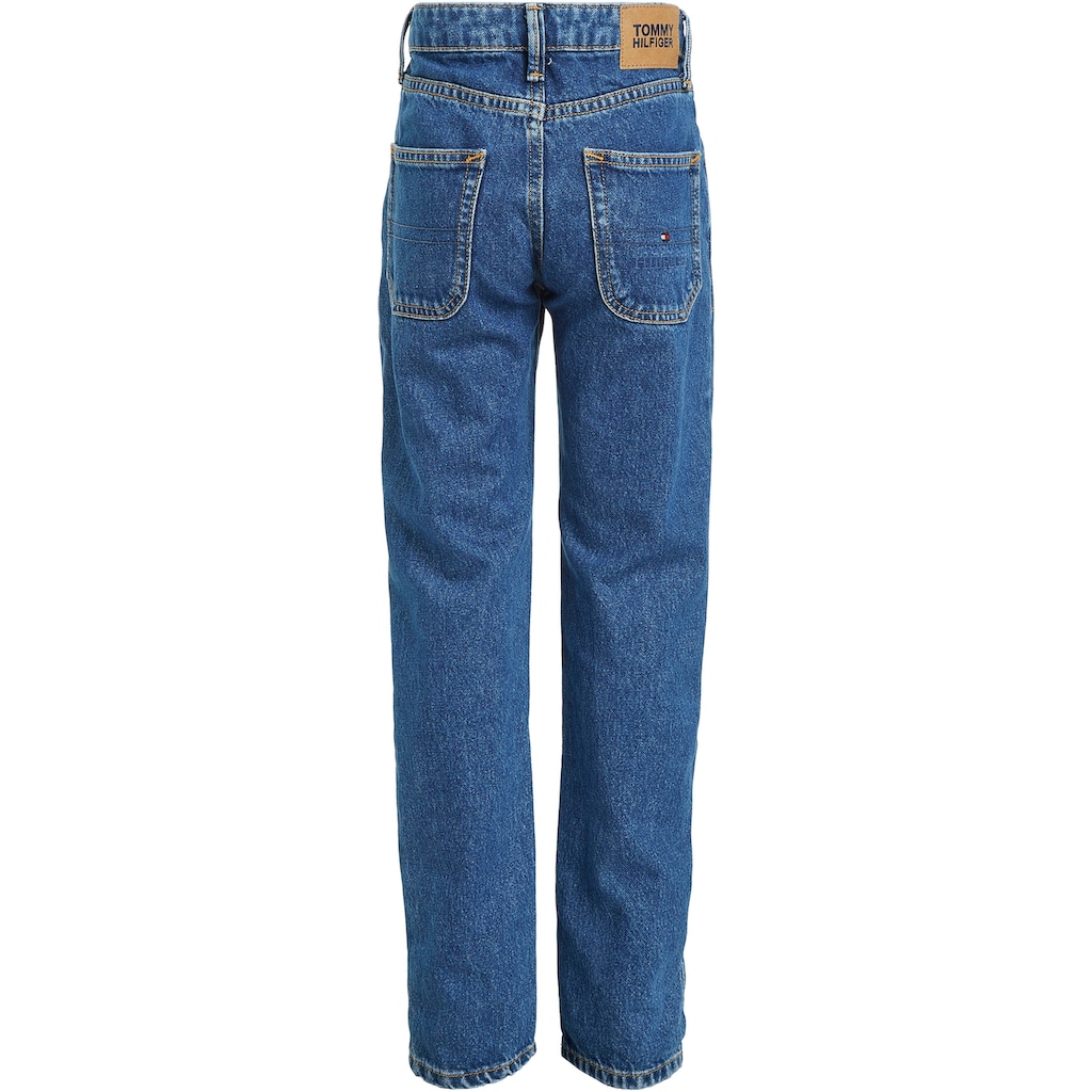 Tommy Hilfiger Stretch-Jeans »SKATER MID BLUE«, mit Leder-Brandlabel am hinteren Bundabschluss