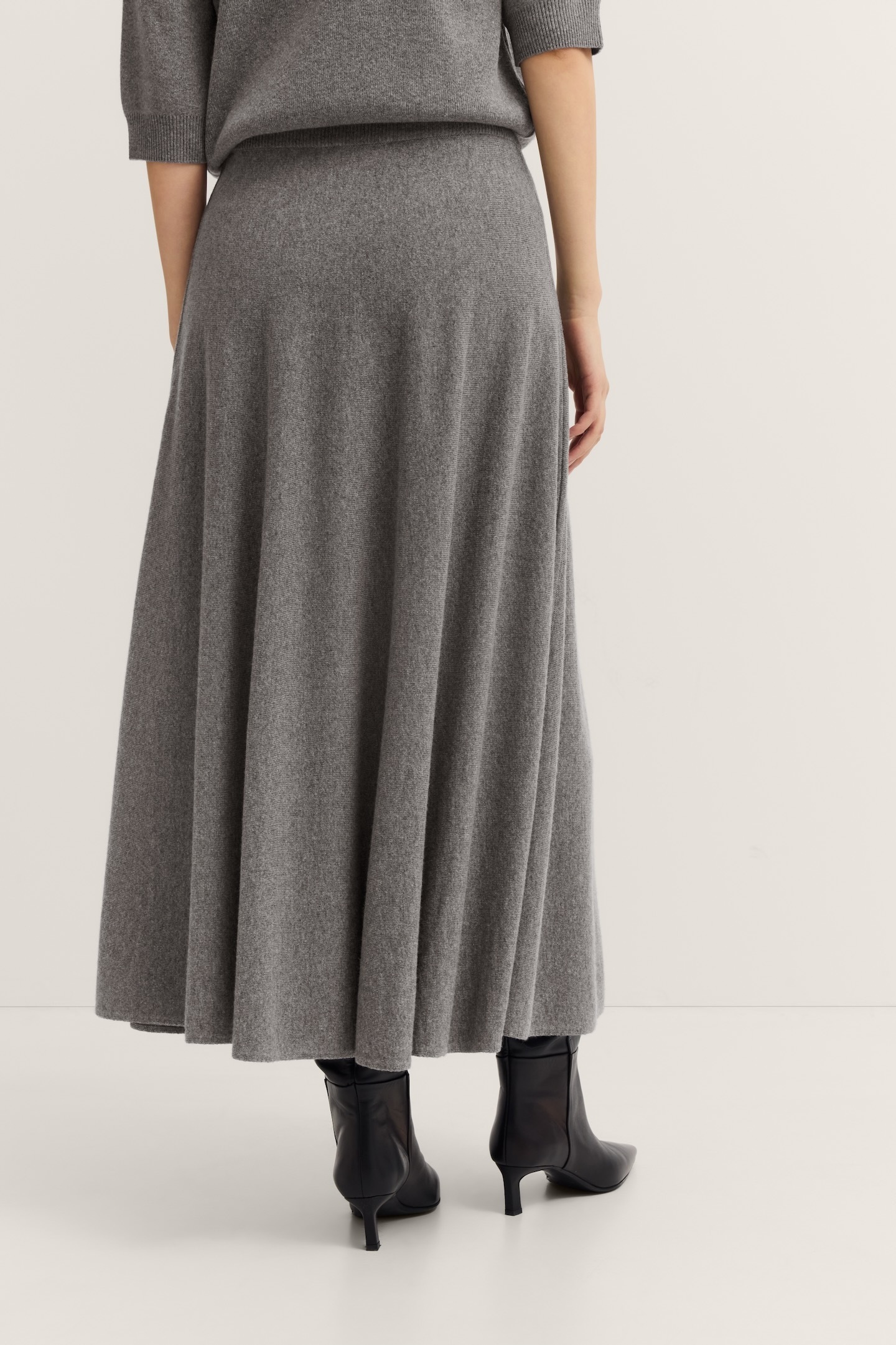 bugatti Jupe en tricot »Bequem & klassisch« in einem weichen Wolle-Kaschmir-Mix