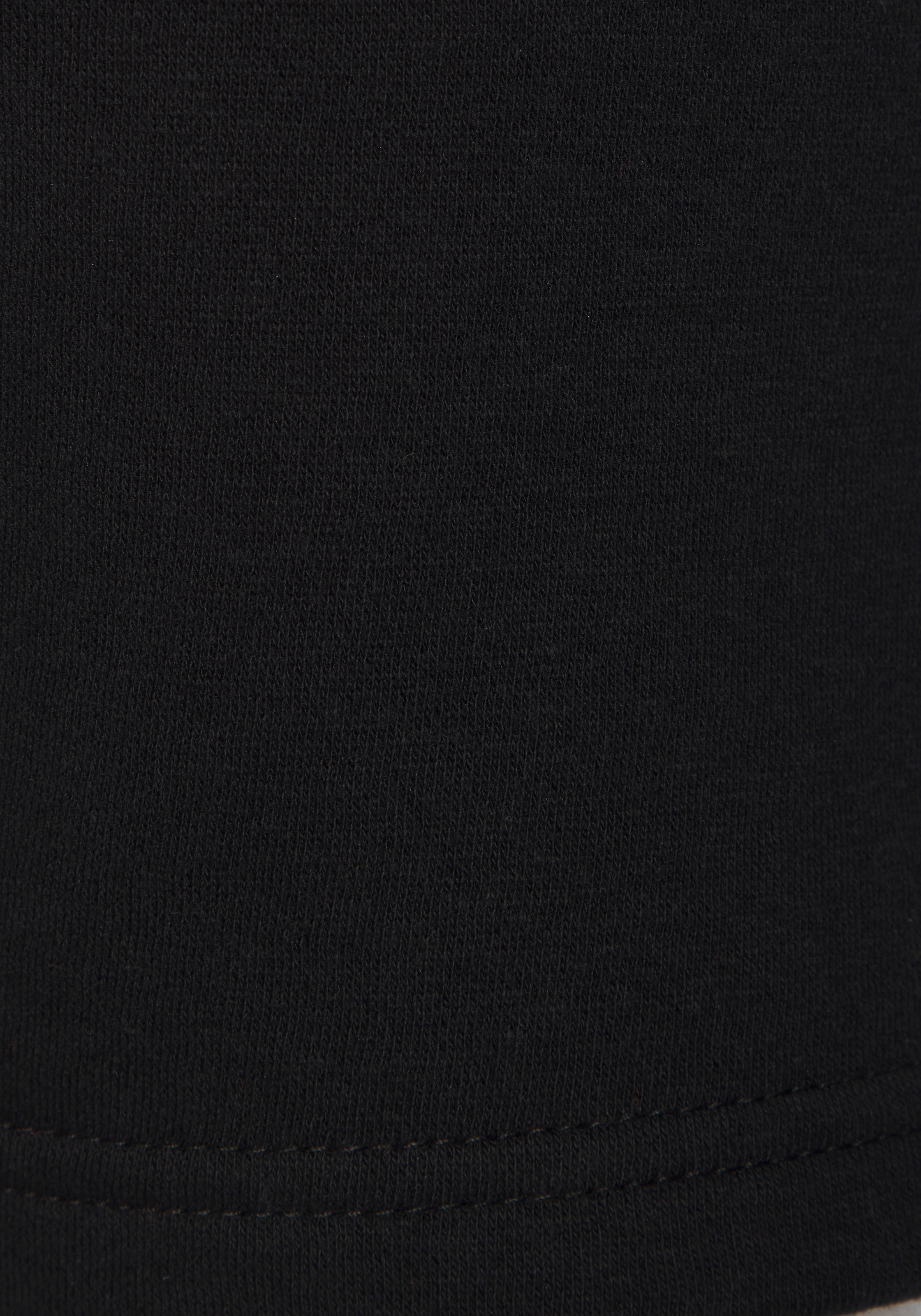 Bench. Loungewear Sweatshorts  mit seitlichen Schlitz und Reissverschlusstaschen, Loungewear