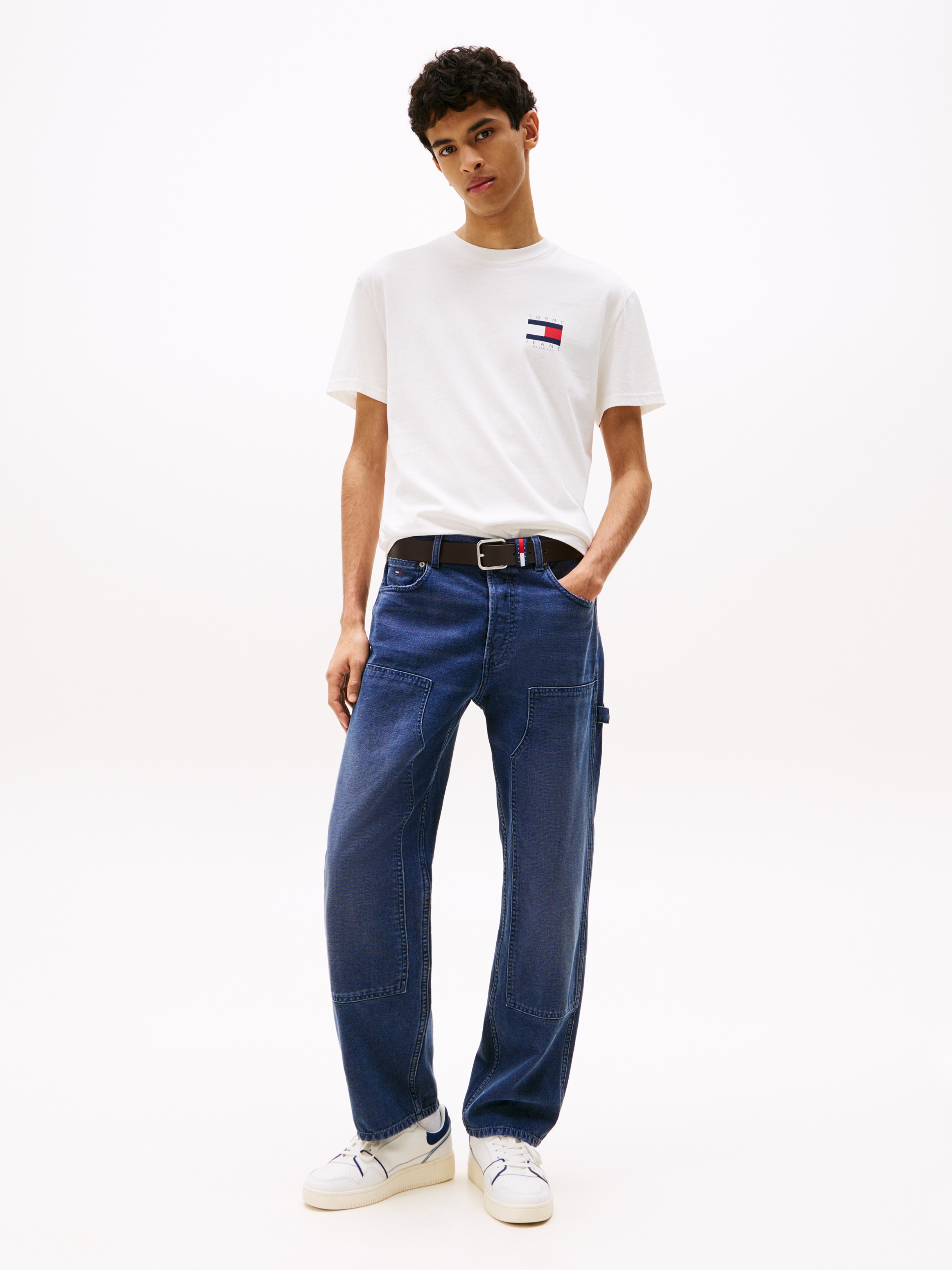 Tommy Jeans T-Shirt »TJM REG FLAG GRAPH BCKPRNT T EXT«, Mit Rundhalsausschnitt