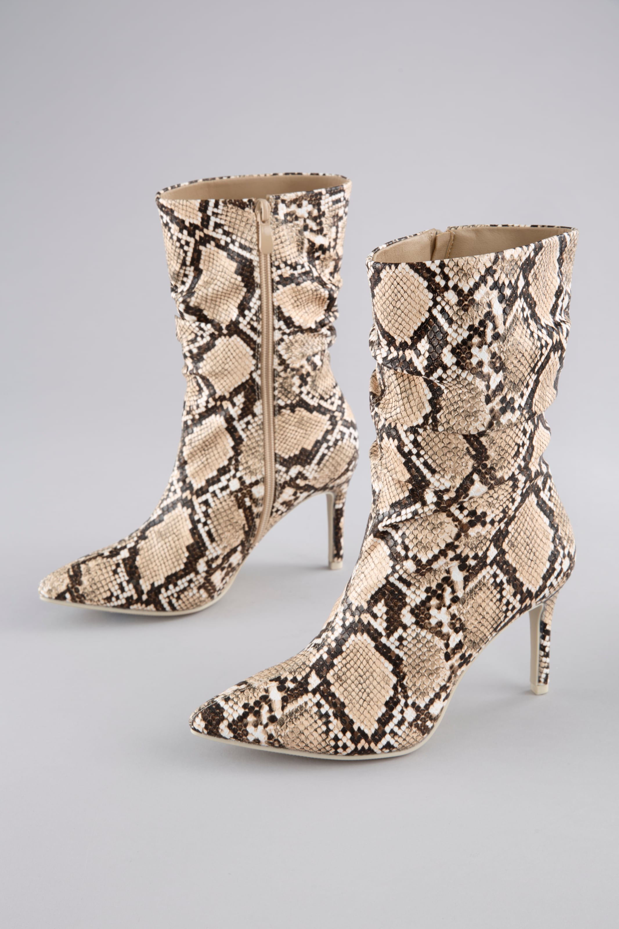 Aniston SHOES Stiefelette  mit Raffungen am slouchy Schaft