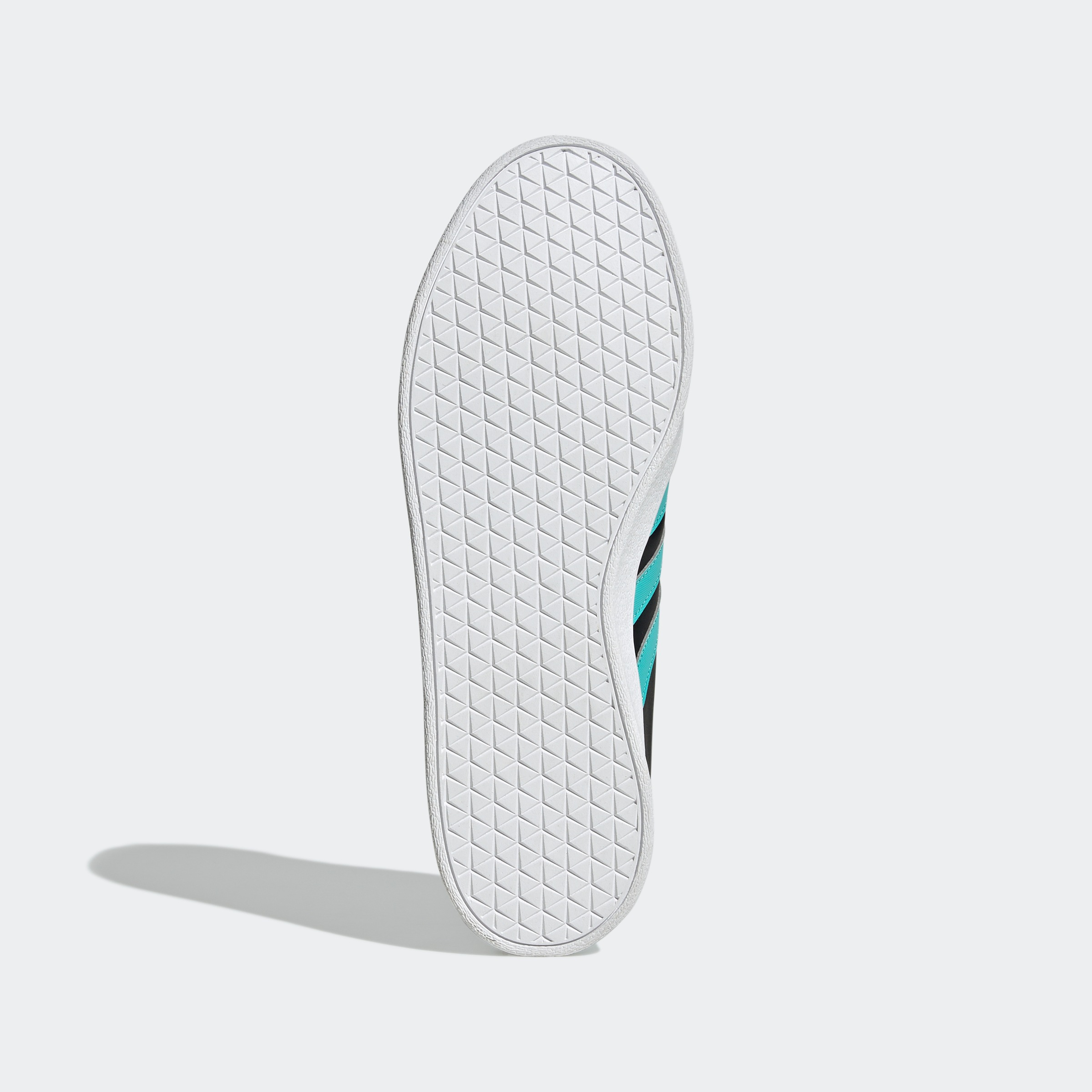 adidas Performance Sneaker »MERCEDES - AMG PETRONAS FORMULA ONE TEAM VL COURT SCHUH«, Mercedes AMG Motorsport