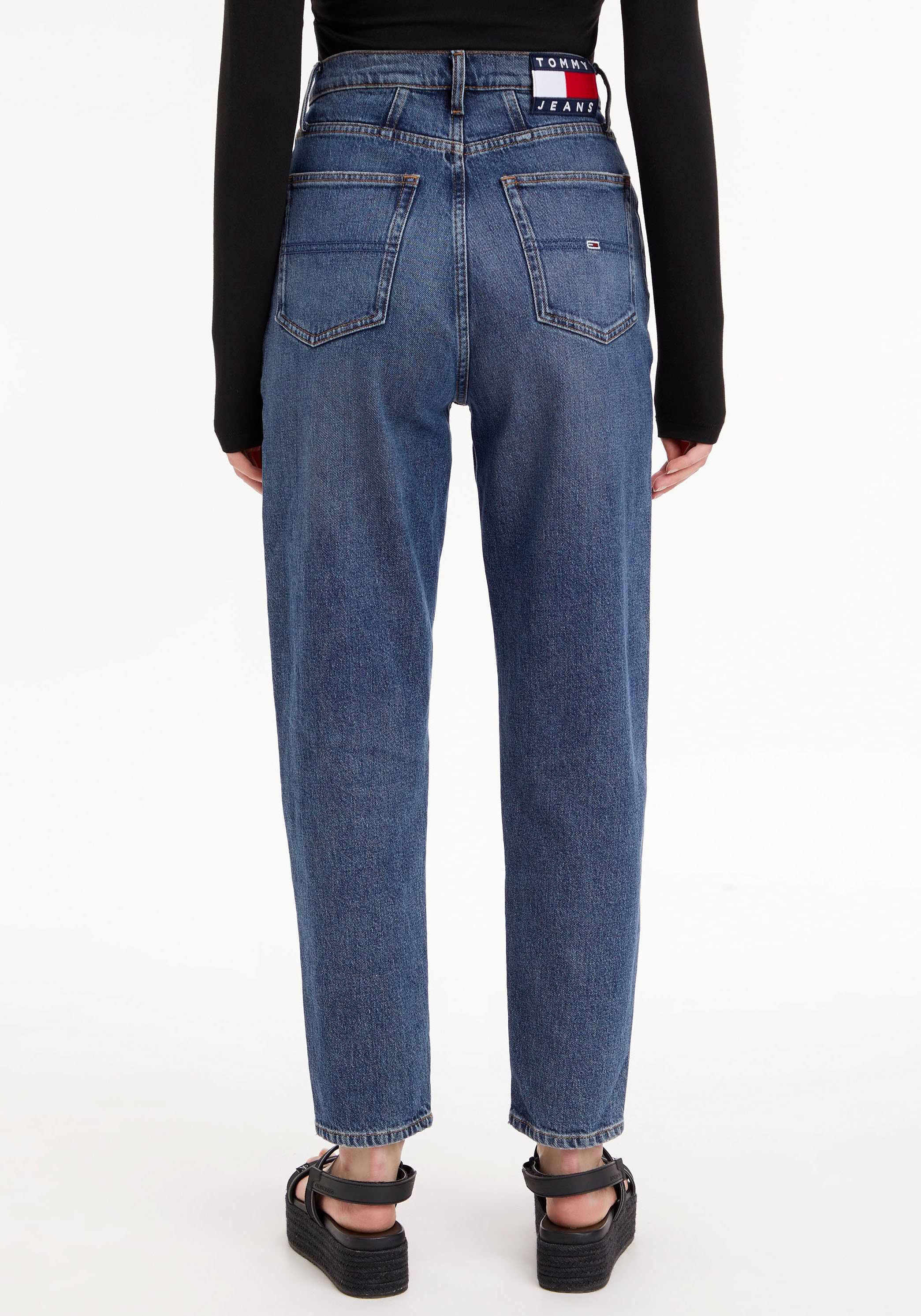 YOKE Jeans ♕ Tommy AG6135«, versandkostenfrei kaufen TPRD »MOM & Mom-Jeans Logo-Badge JEAN UHR mit Jeans beidseitiger Tommy Passe V