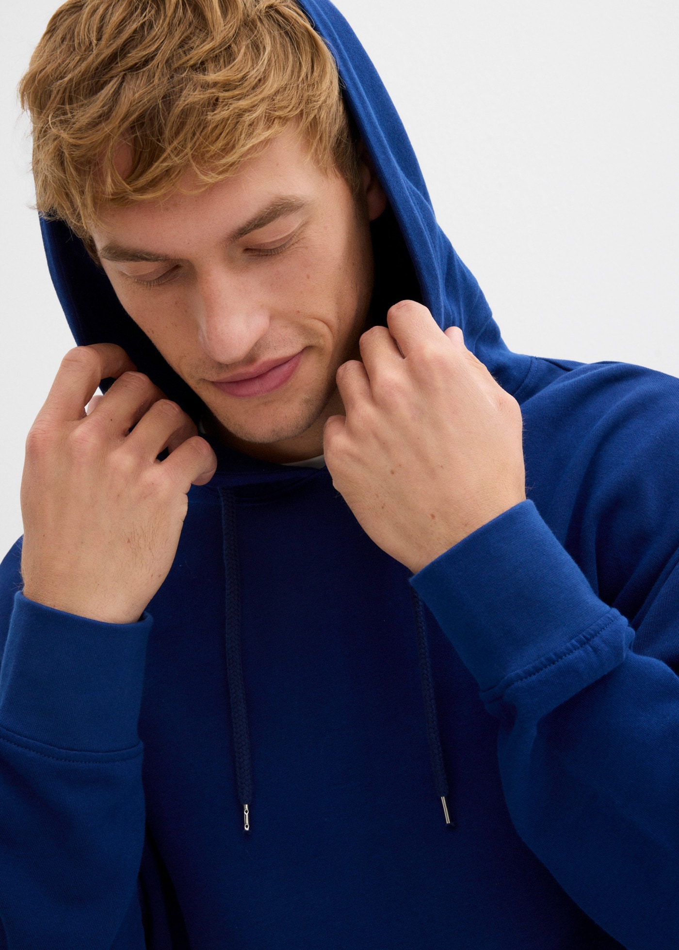 bonprix Hoodie , im Loose Fit, mit Kapuze, aus Baumwolle
