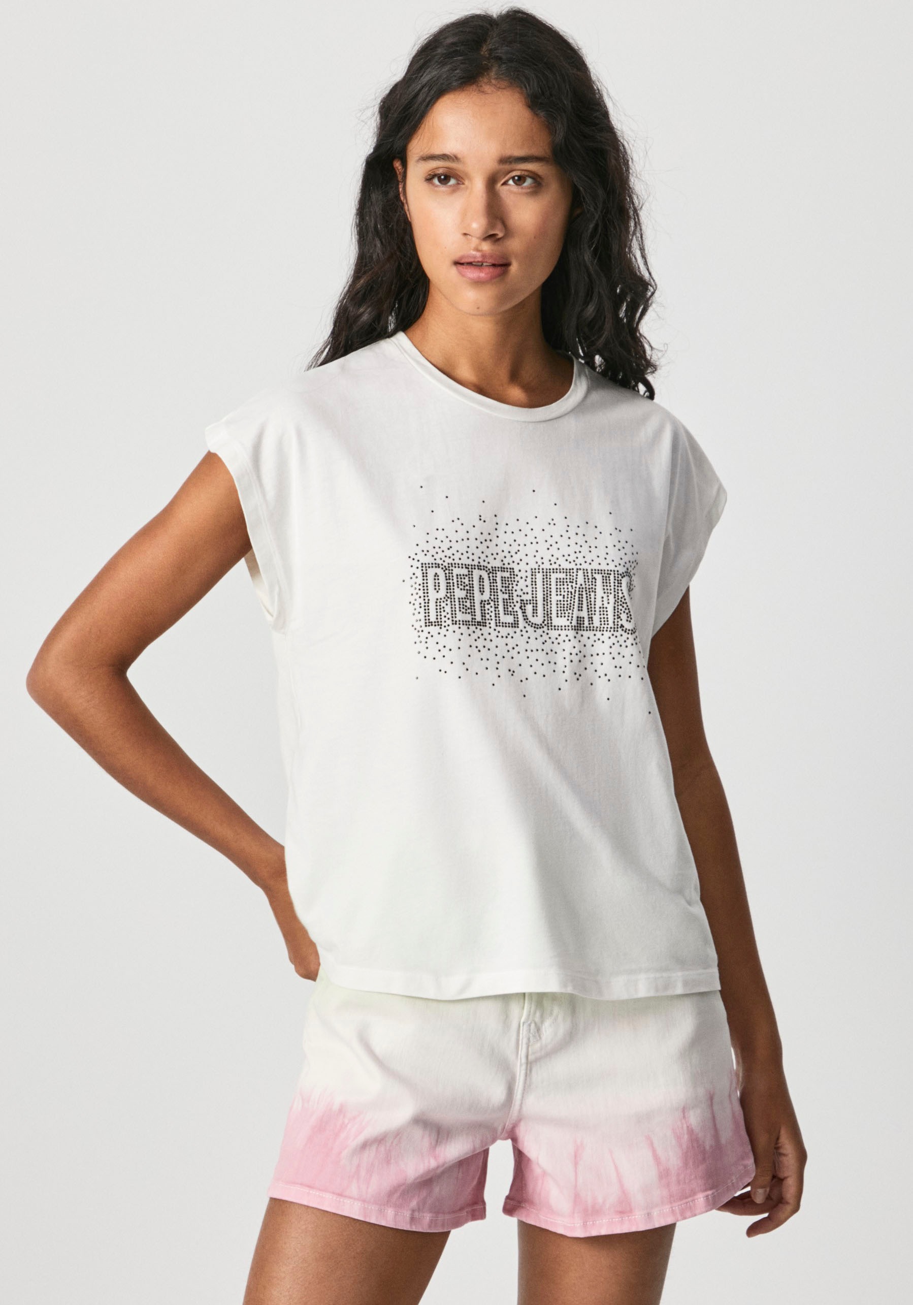 Image of Pepe Jeans Kurzarmshirt »BON«, mit grossem Marken-Logo aus Glitzersteinen im Brustbereich bei Ackermann Versand Schweiz