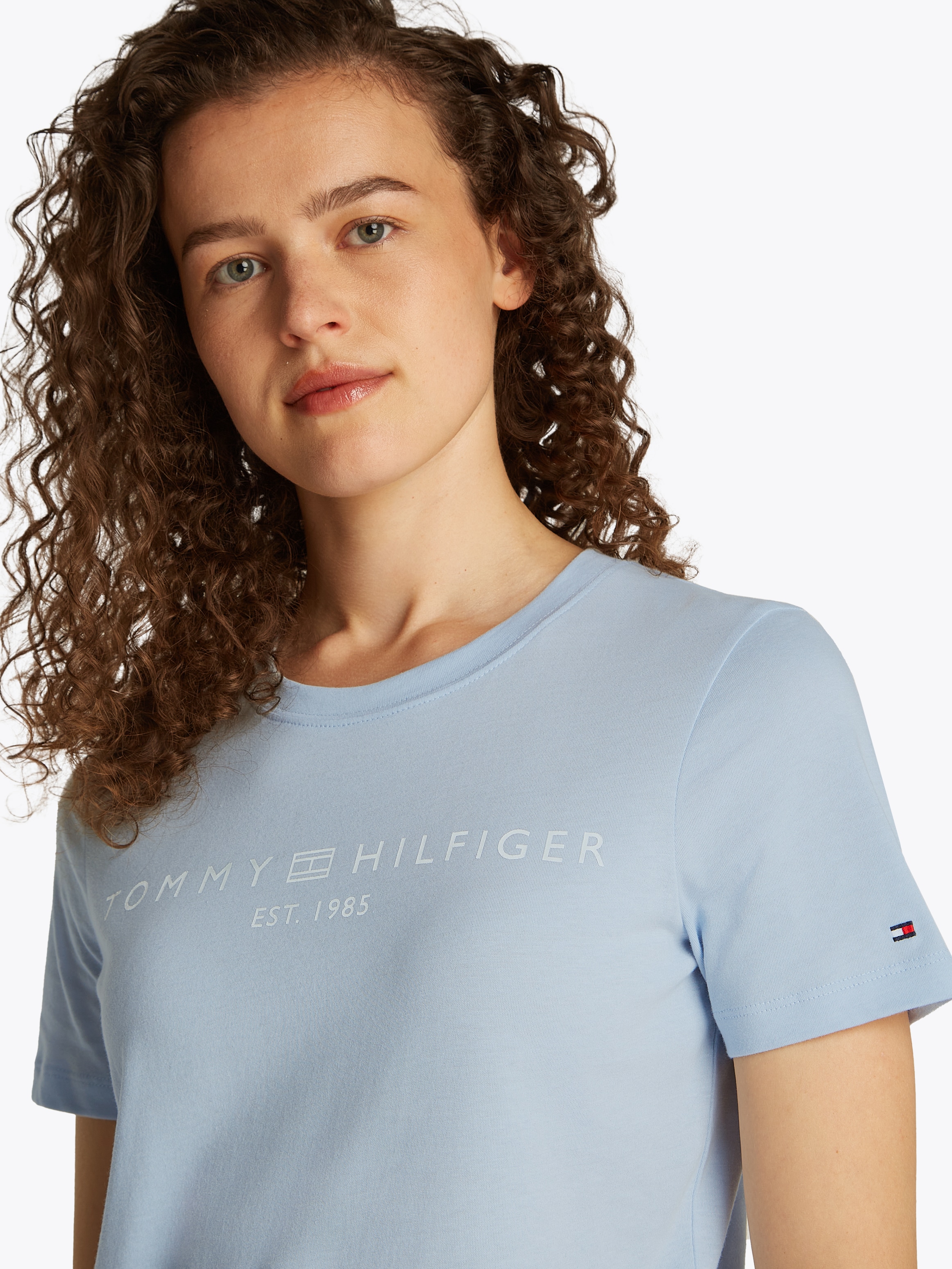 Tommy Hilfiger T-Shirt »REG CORP LOGO C-NK mit Logoschriftzug und Stickerei«, meliert, casual, regular fit, Baumwolle, Rundhals